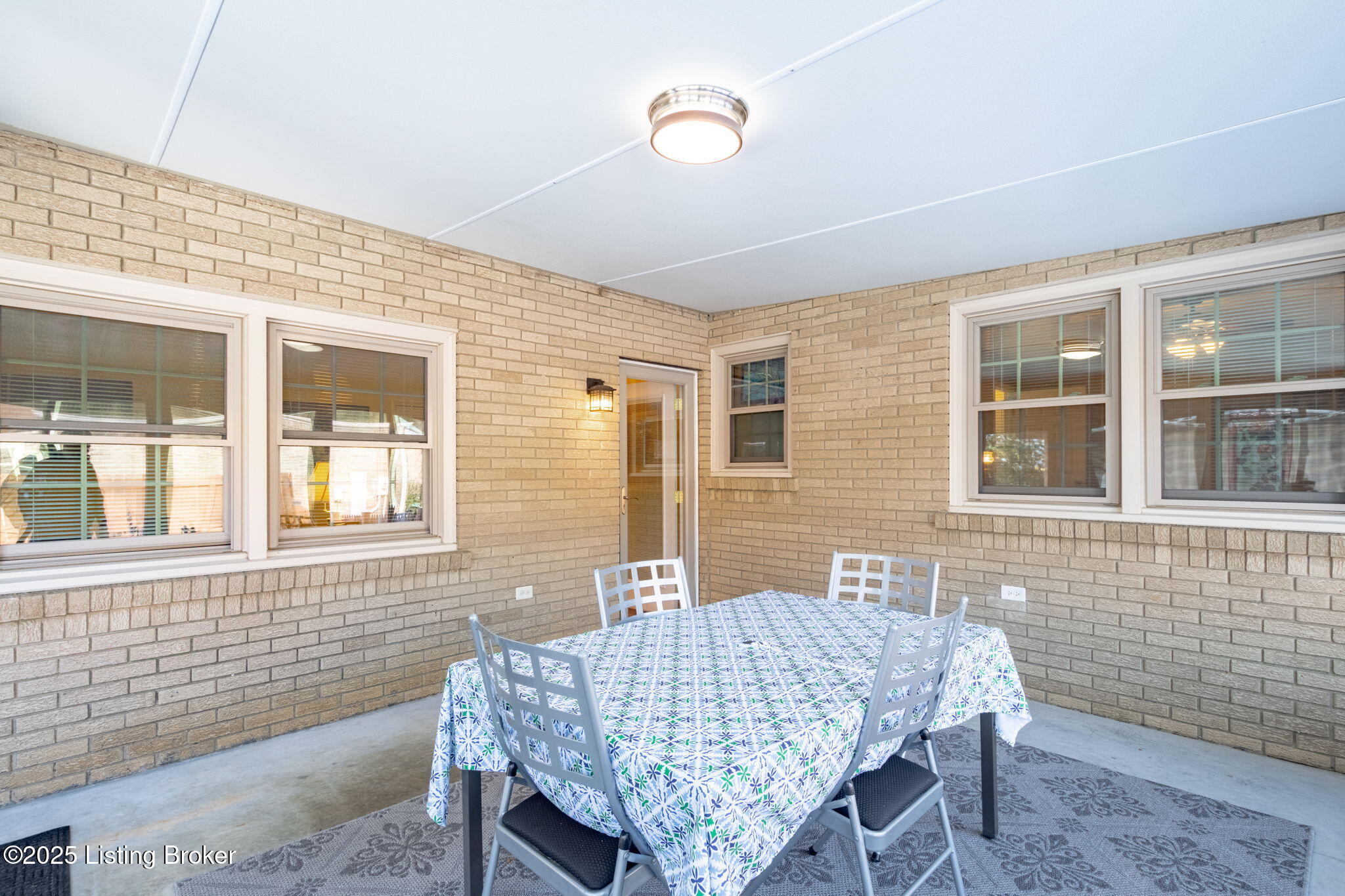 8308 Huntsman Trail