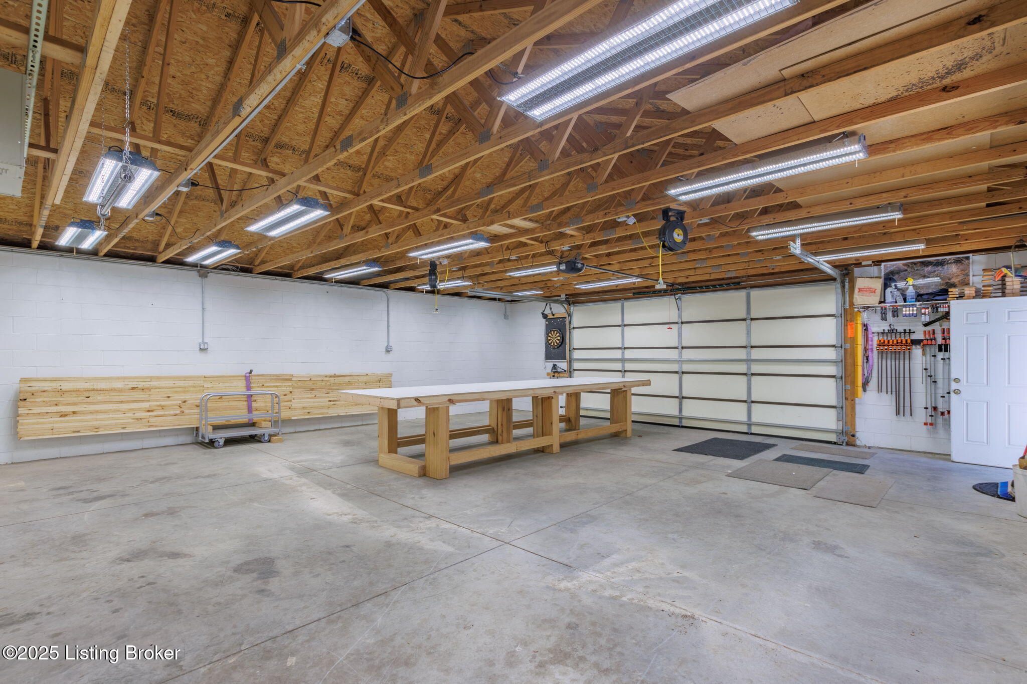 8308 Huntsman Trail