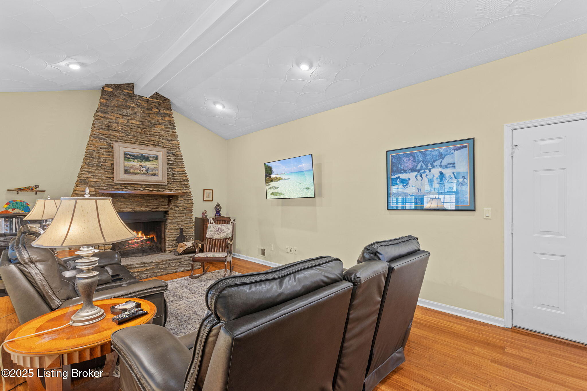 8308 Huntsman Trail