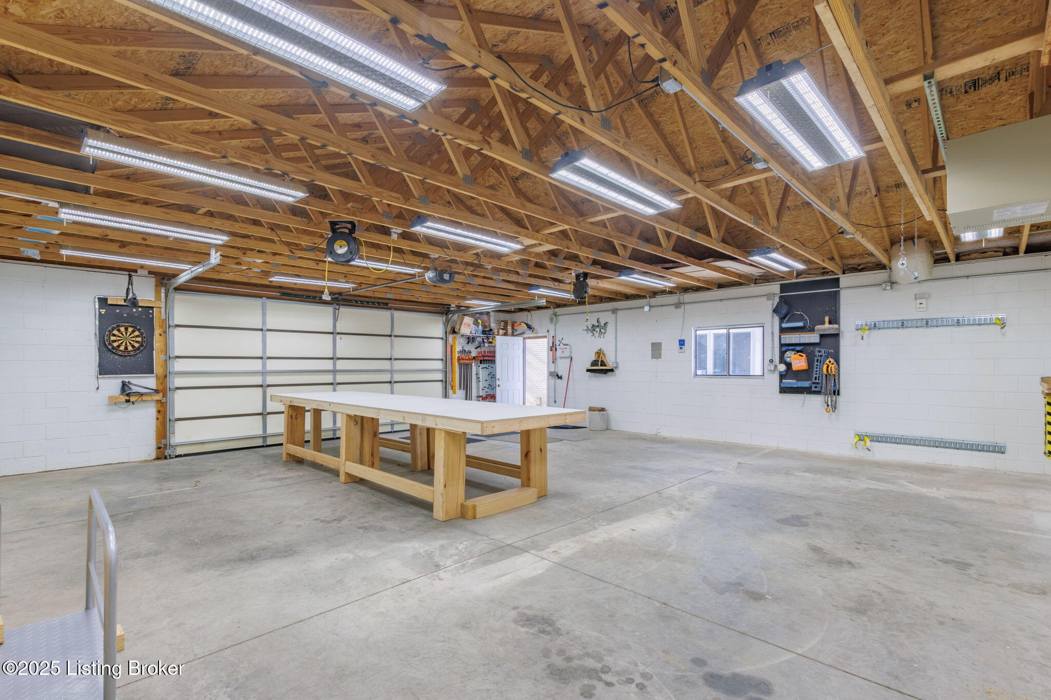 8308 Huntsman Trail