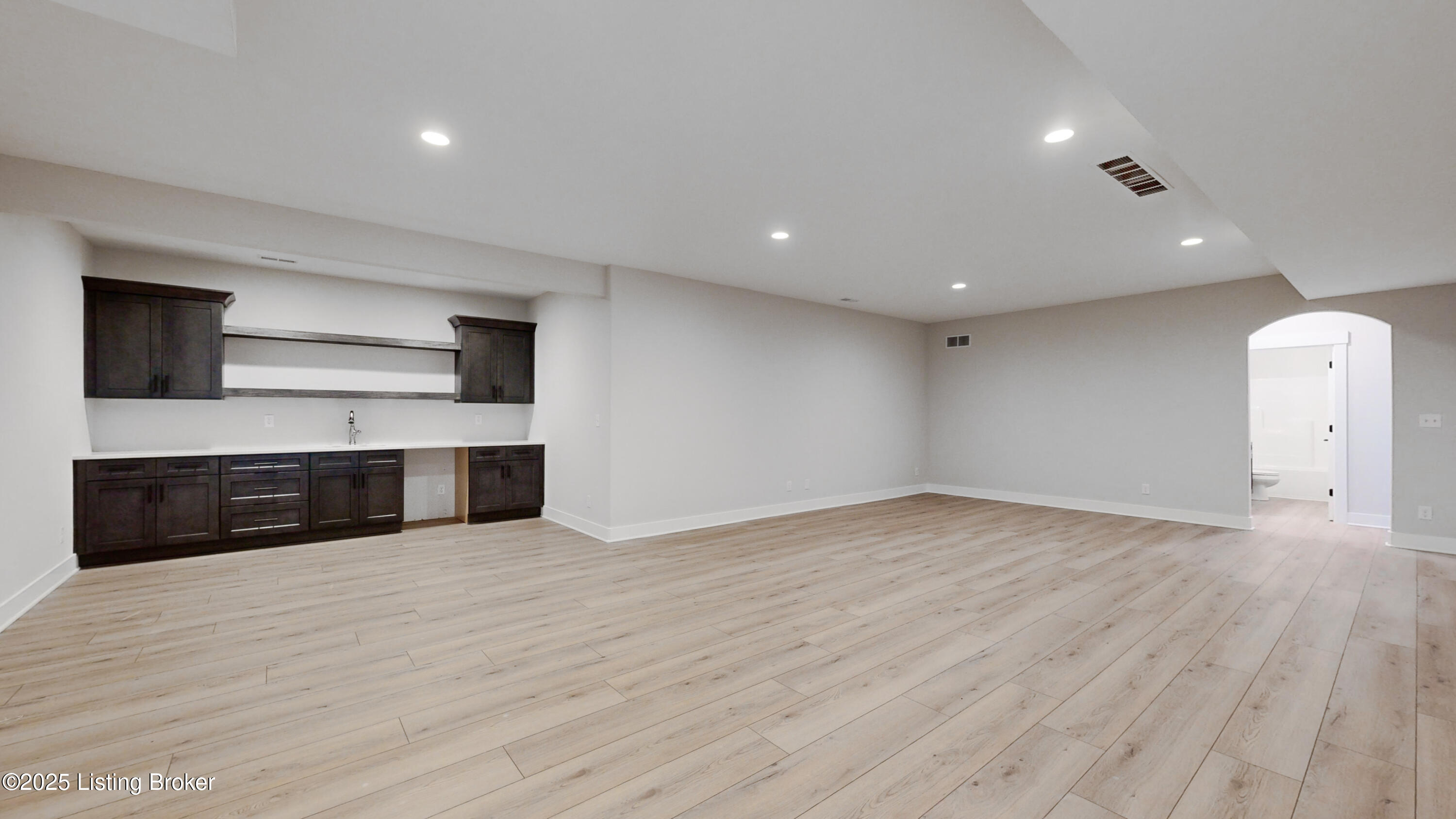 122 Dalton Dr