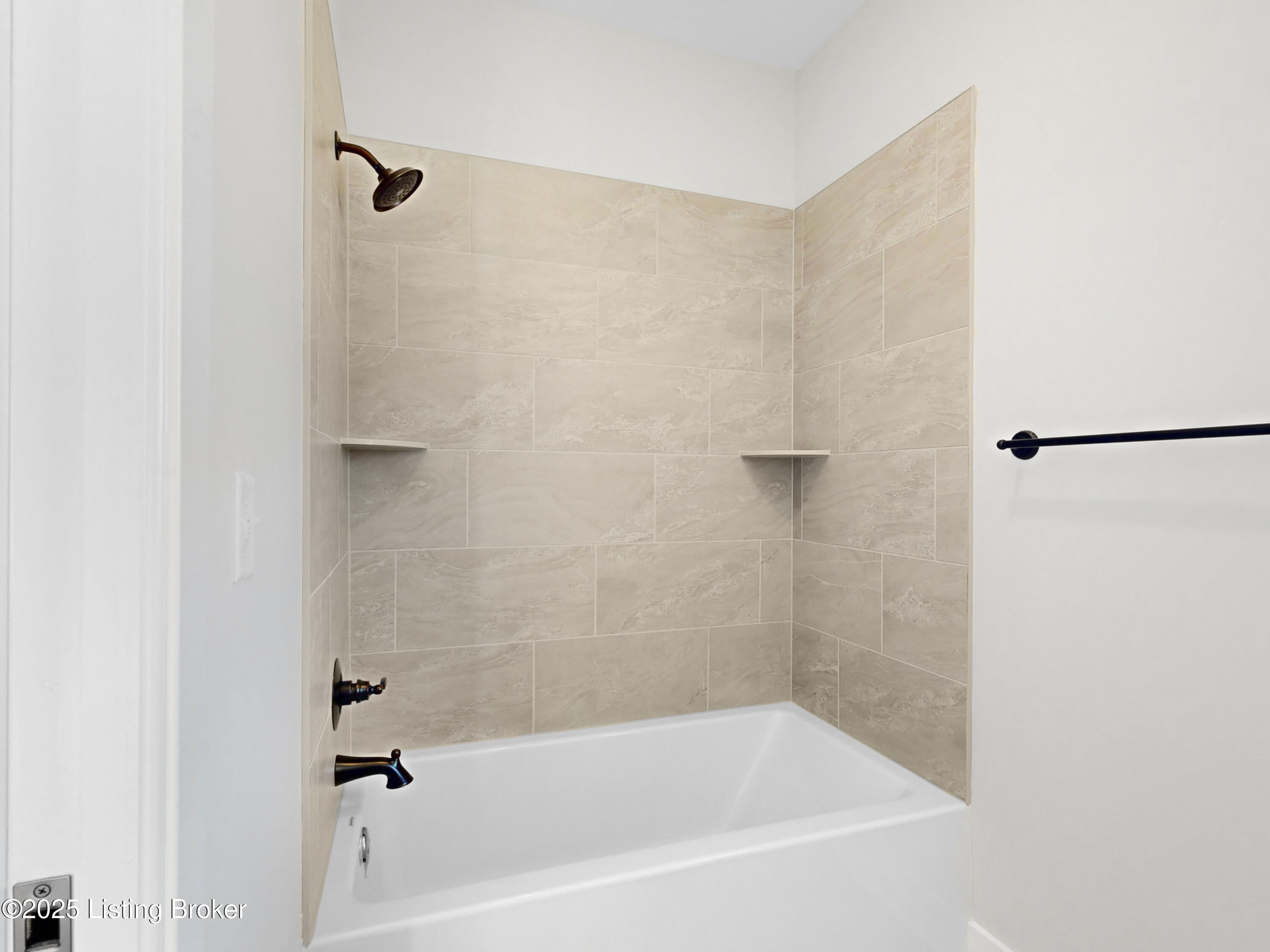 122 Dalton Dr