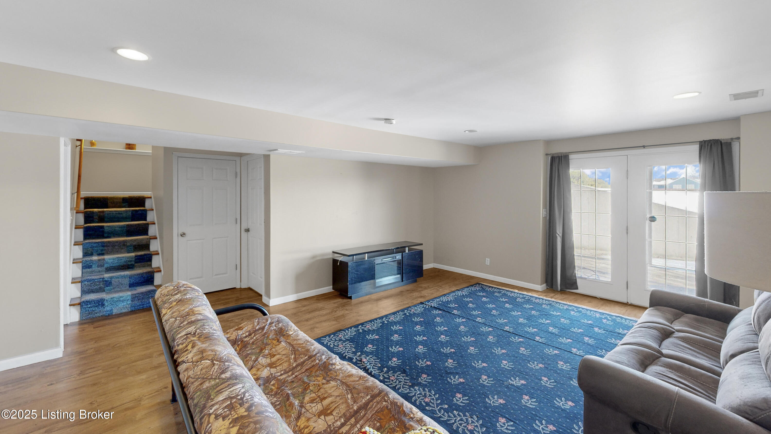 57 Springhill Ln