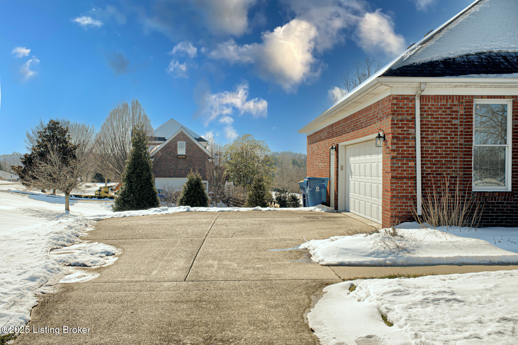 2106 Clarke Pointe Dr