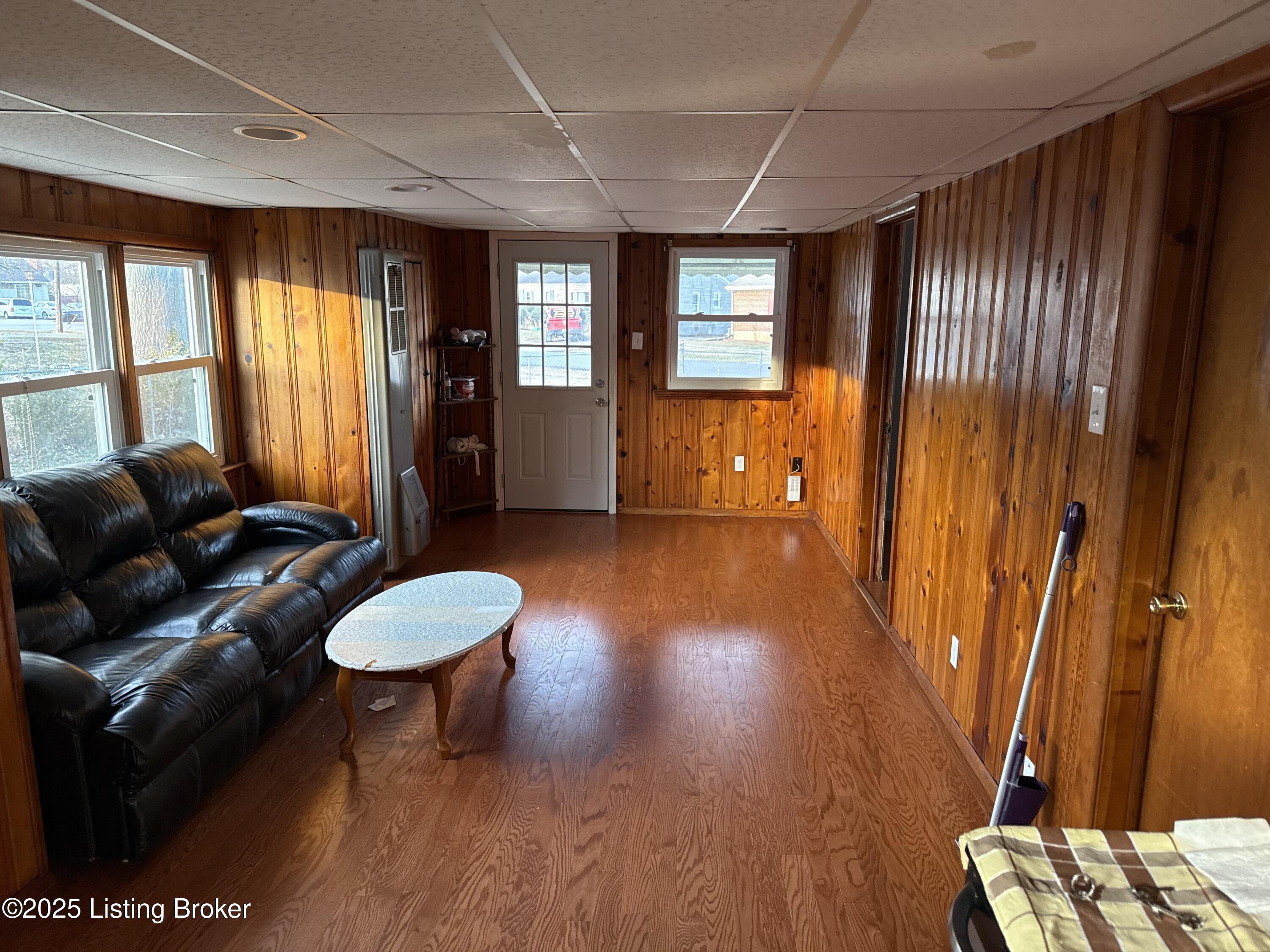 300 W Southside Ct