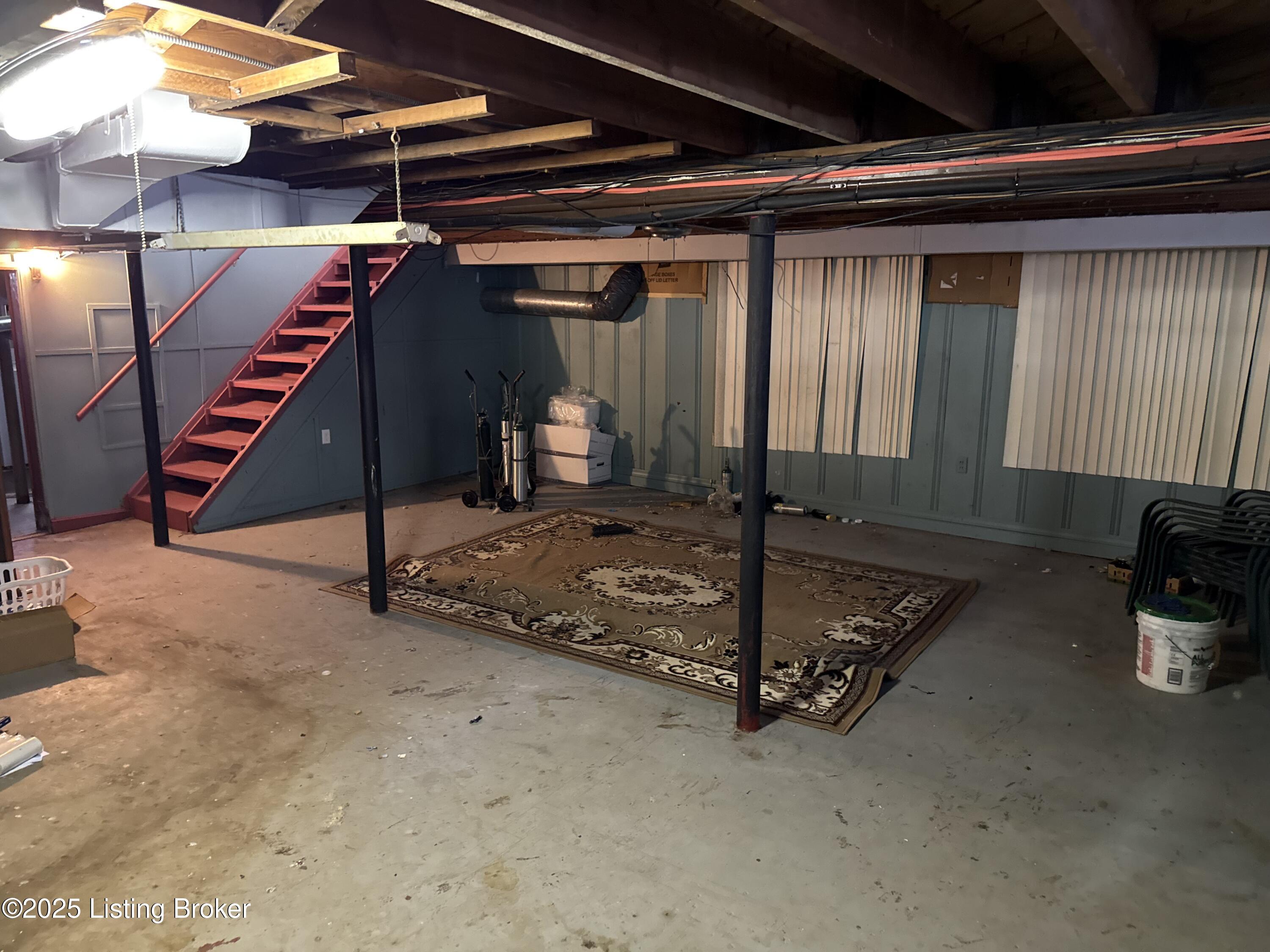 300 W Southside Ct
