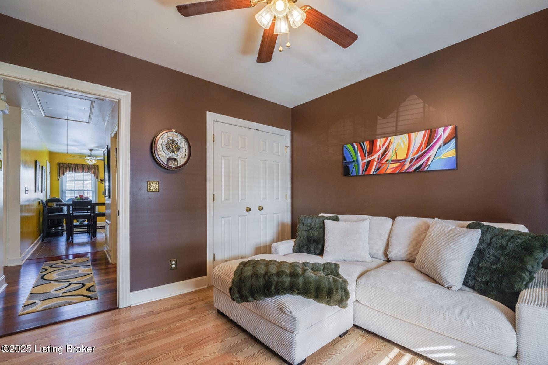 8534 Applegate Village Dr