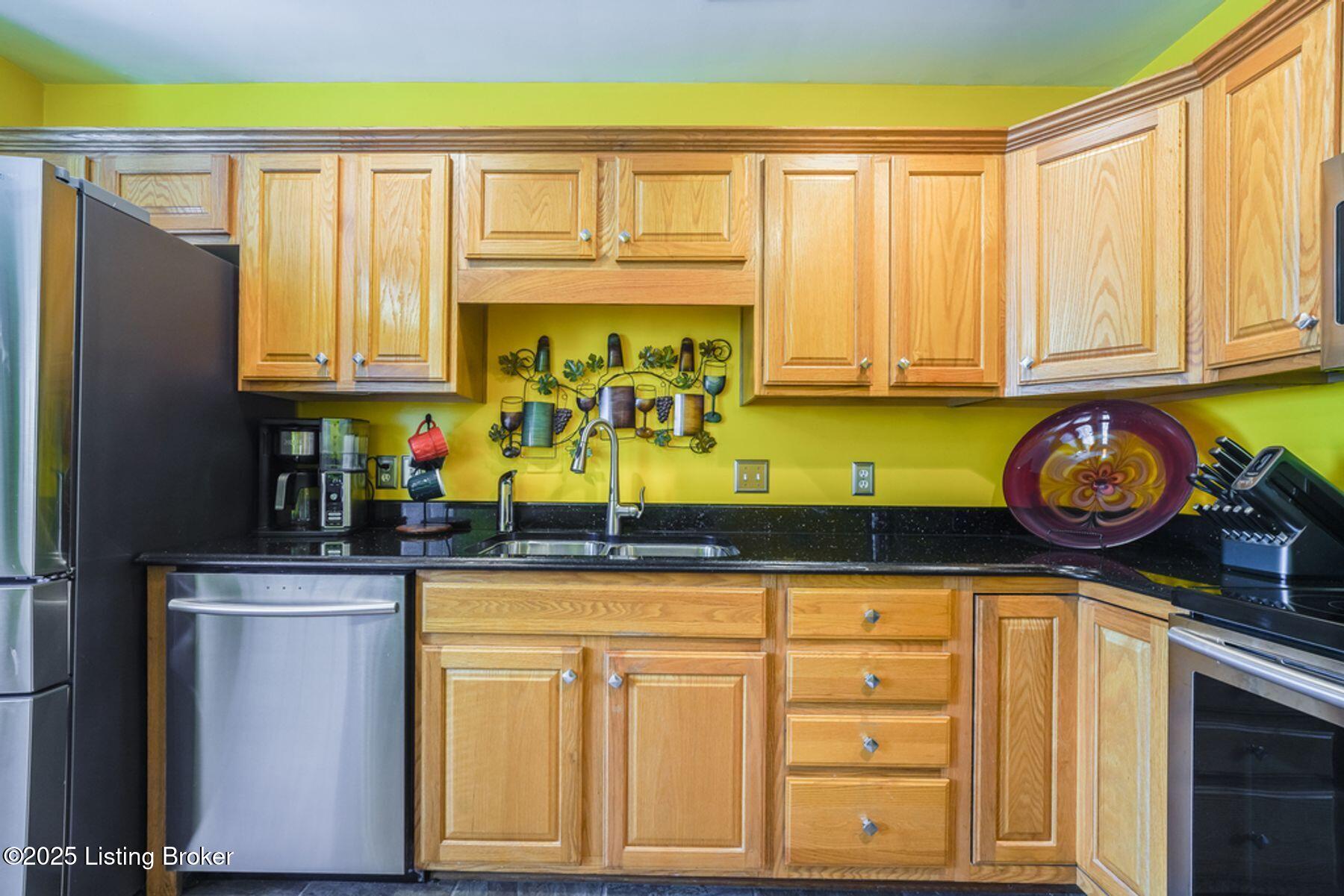 8534 Applegate Village Dr
