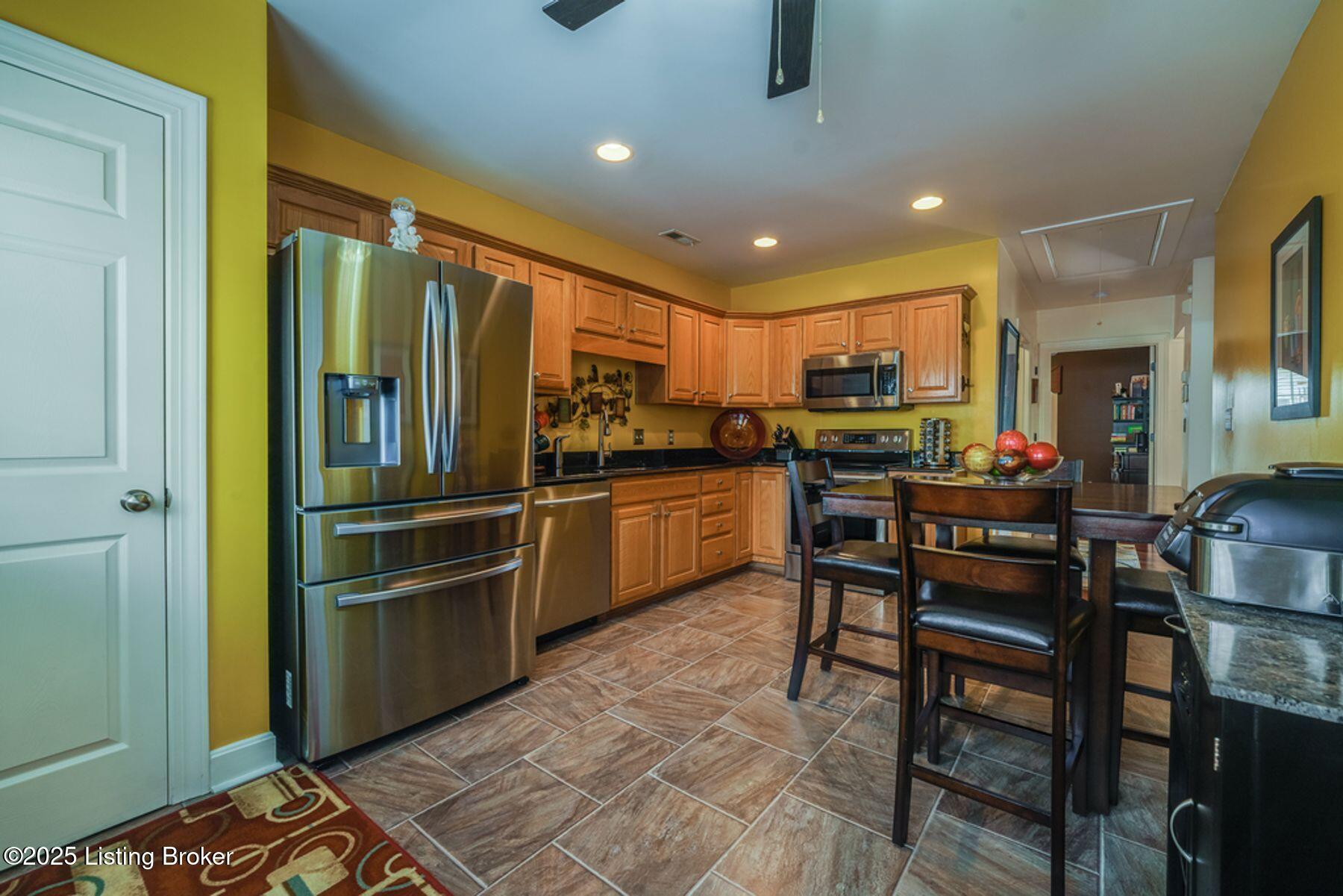 8534 Applegate Village Dr