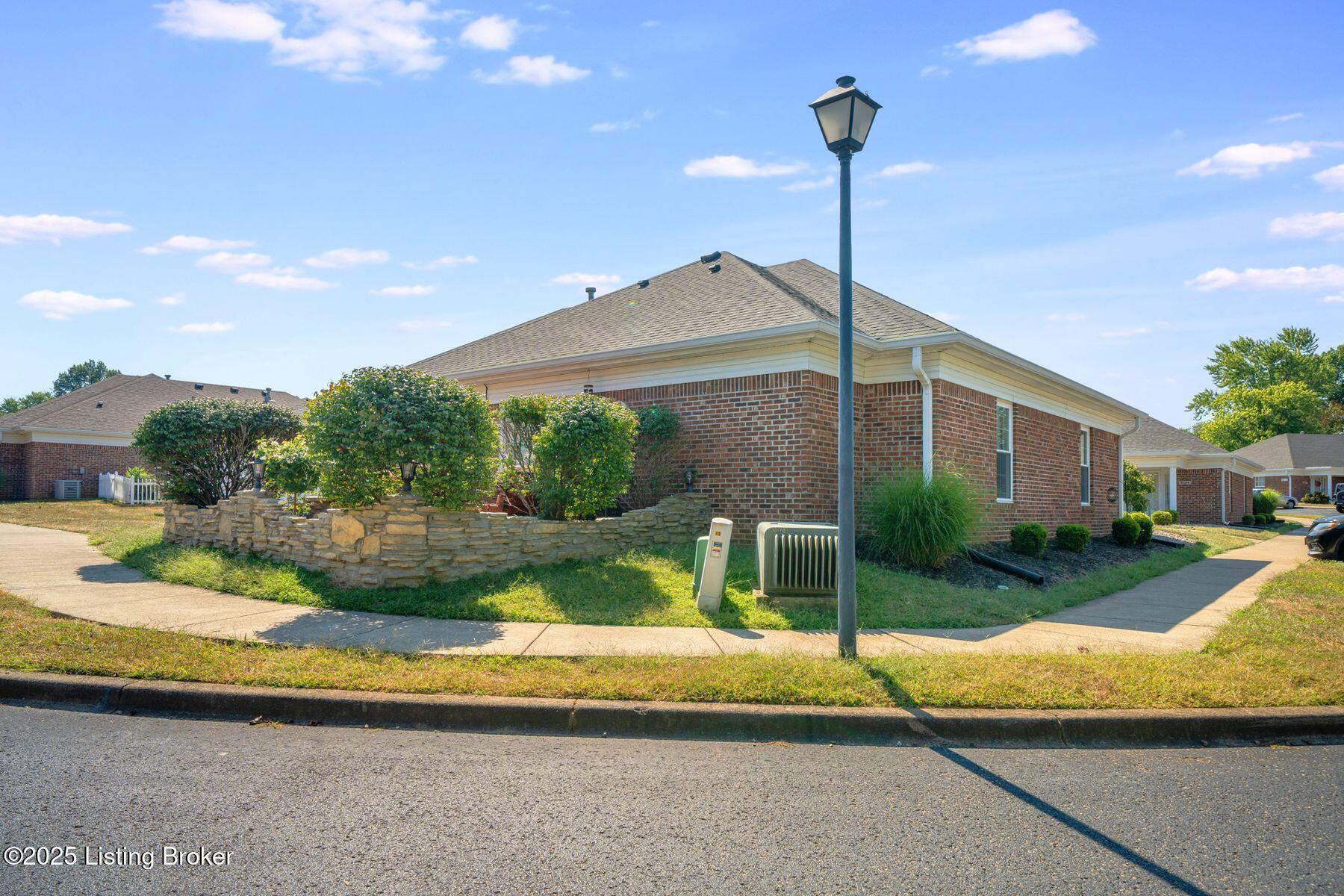 8534 Applegate Village Dr