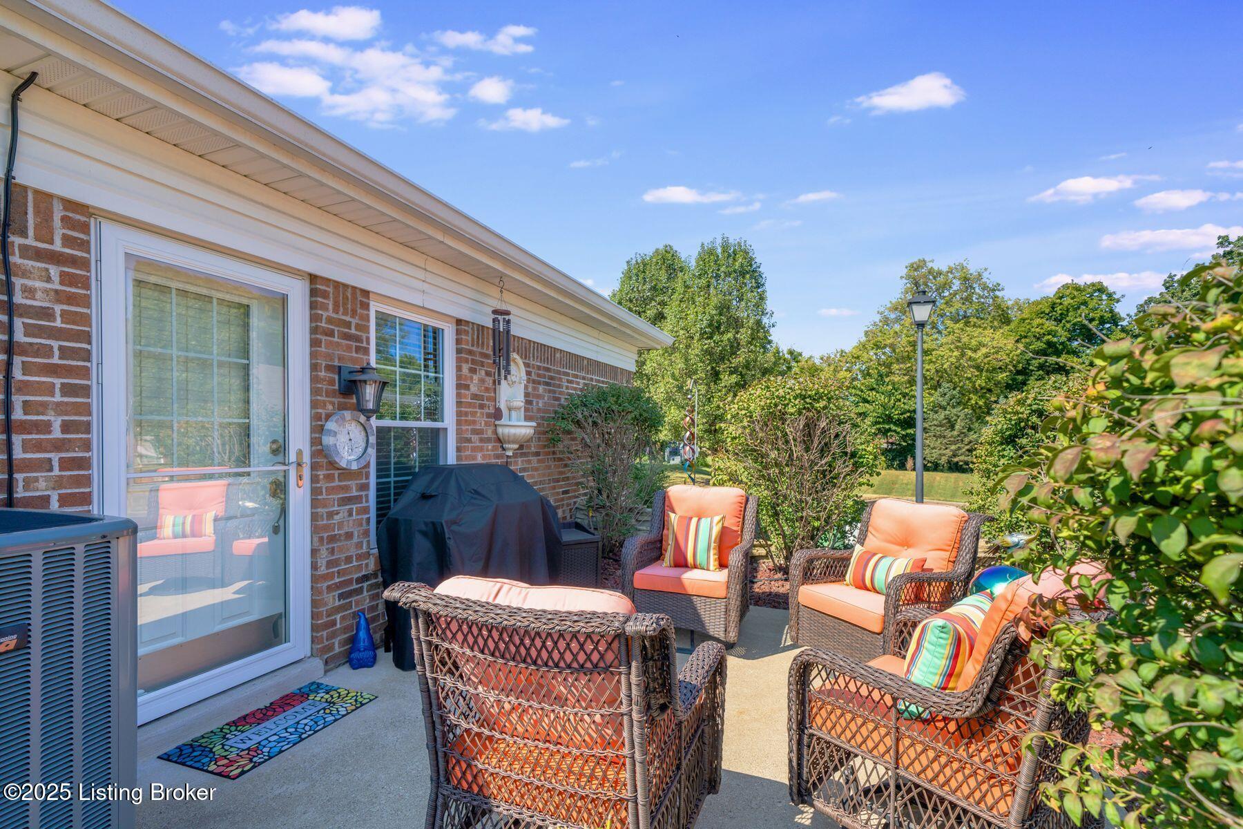 8534 Applegate Village Dr