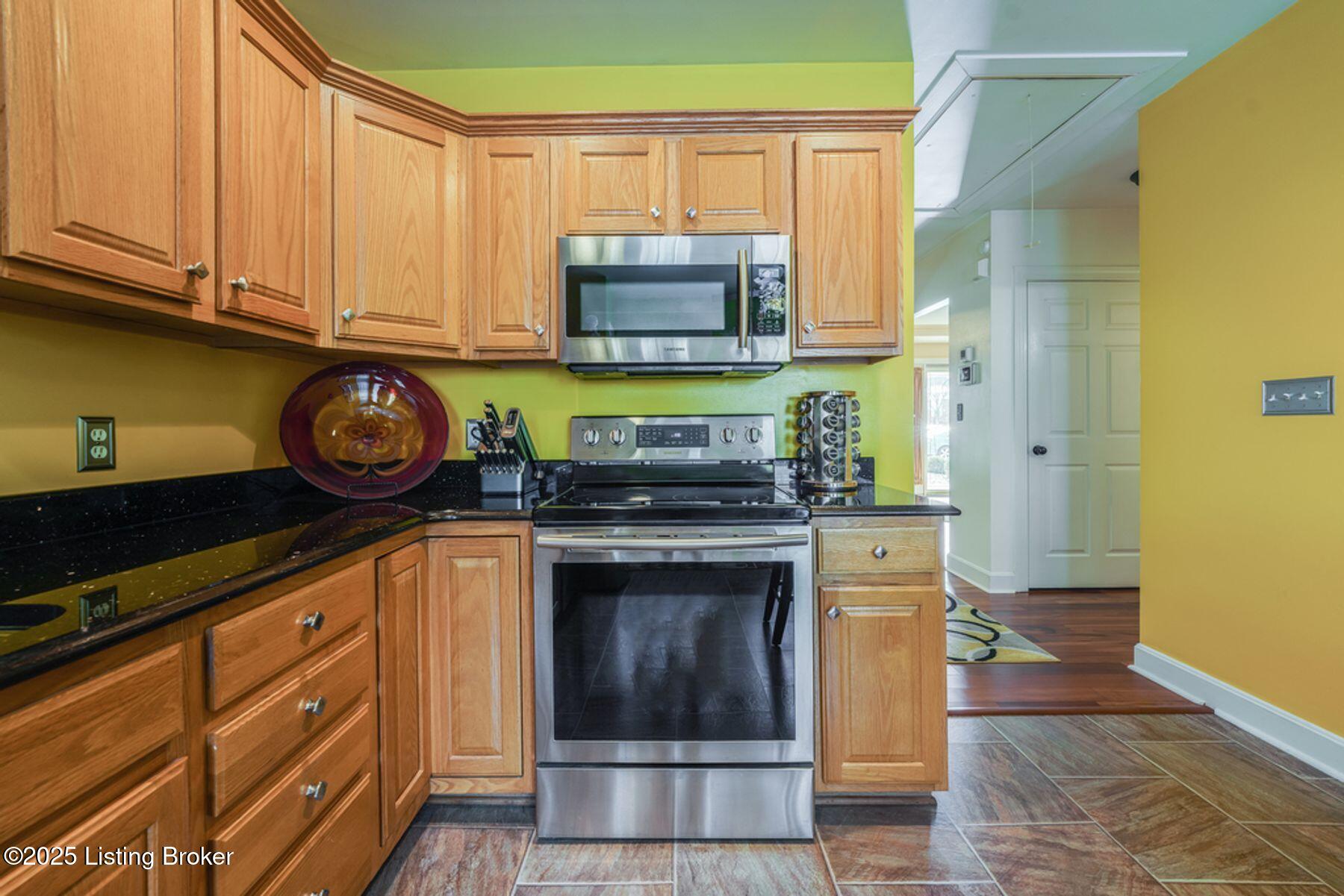 8534 Applegate Village Dr