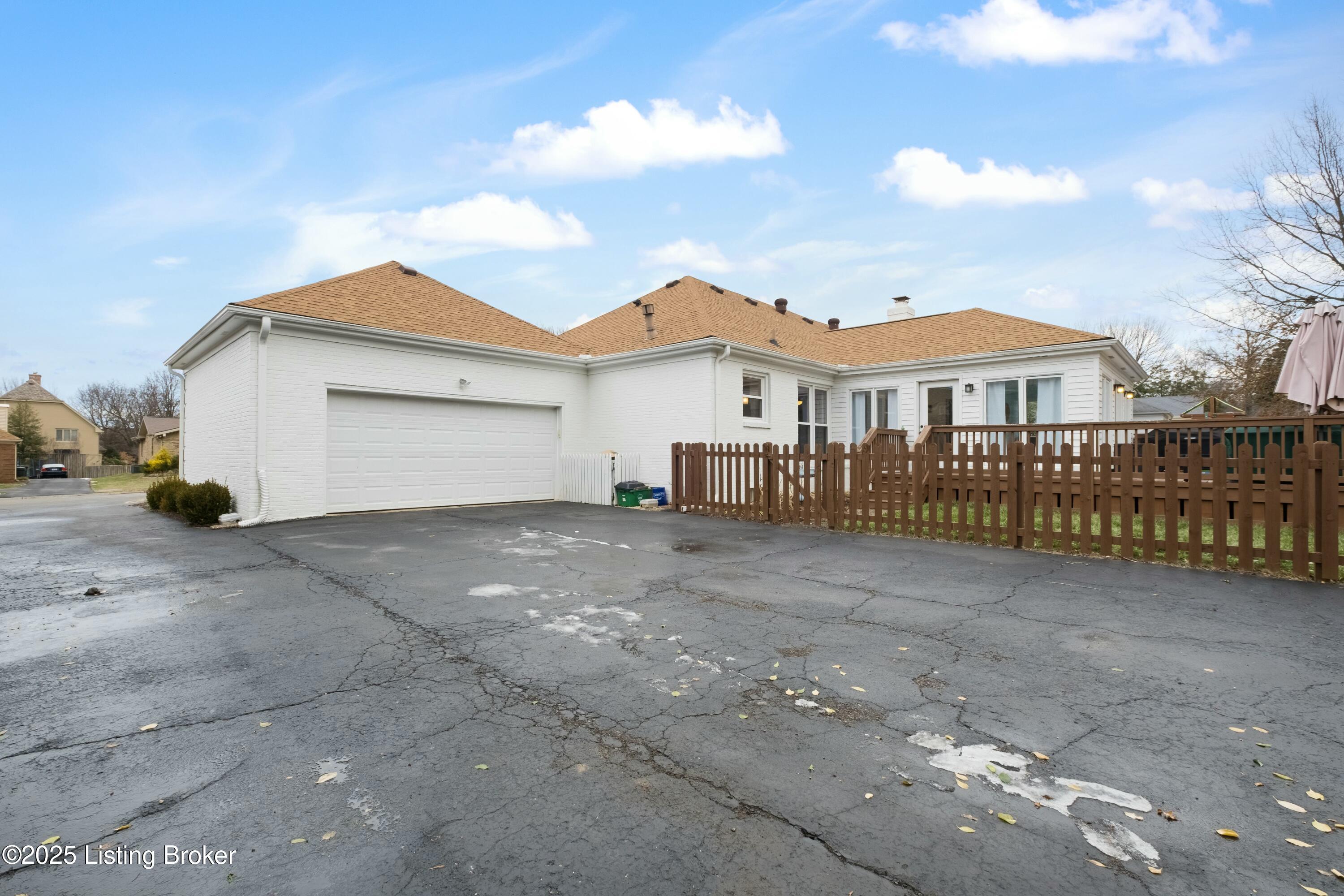 9104 Denington Dr
