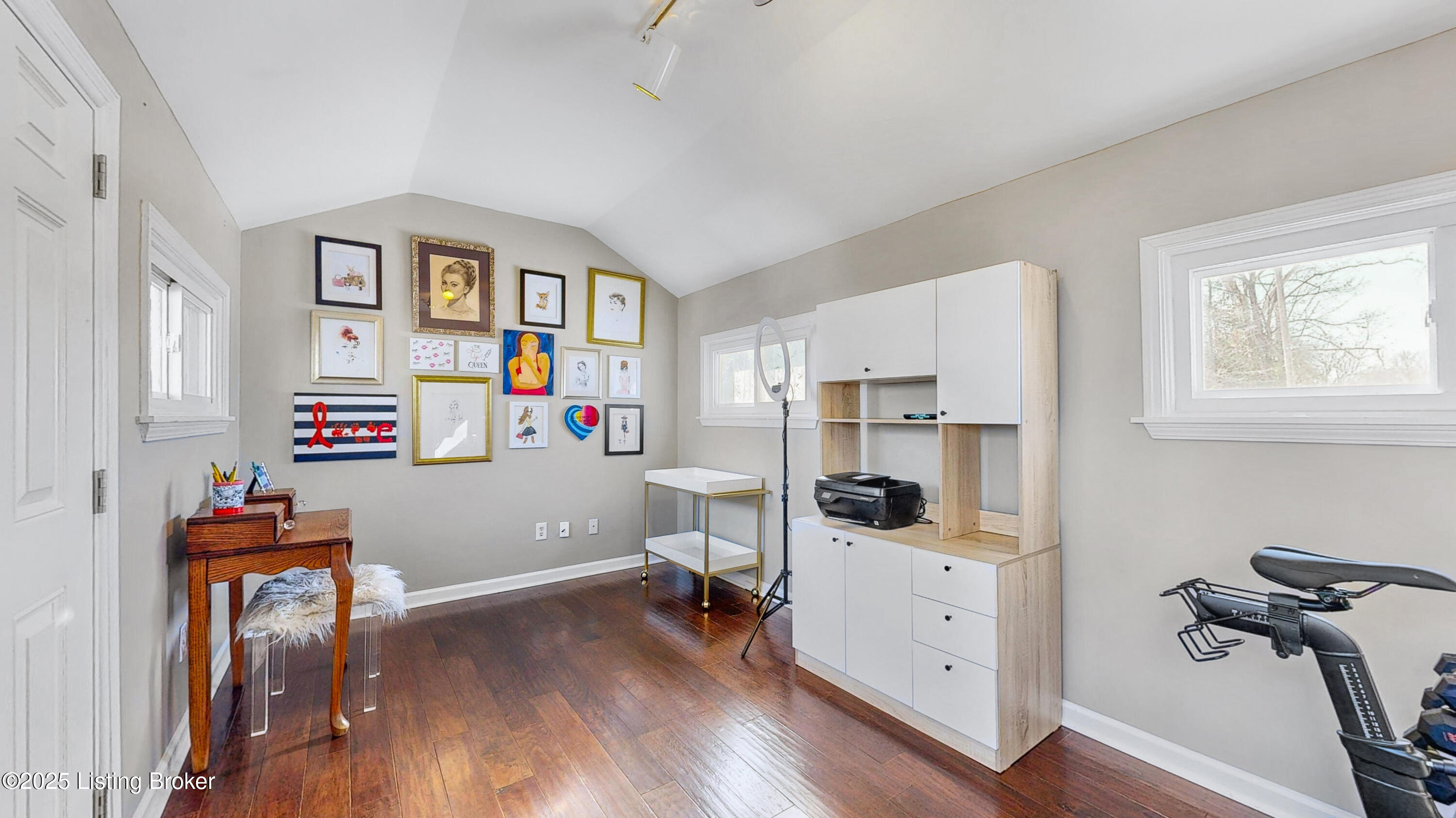 606 Washburn Ave