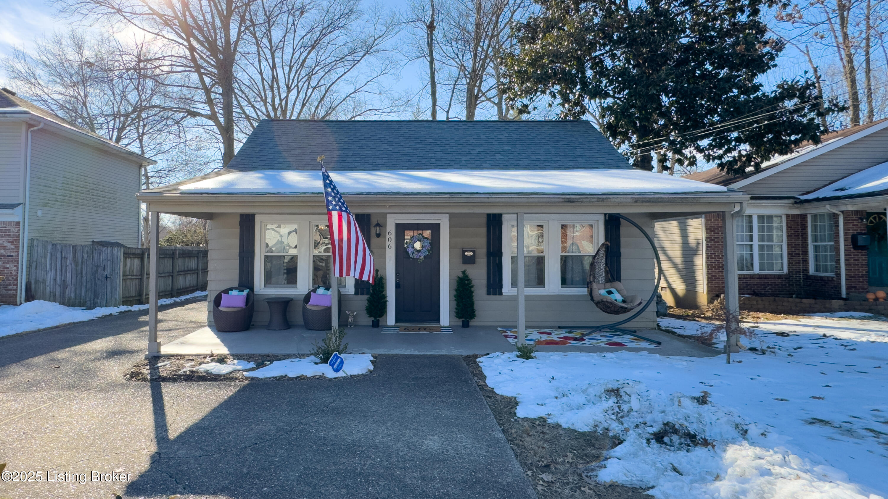 606 Washburn Ave