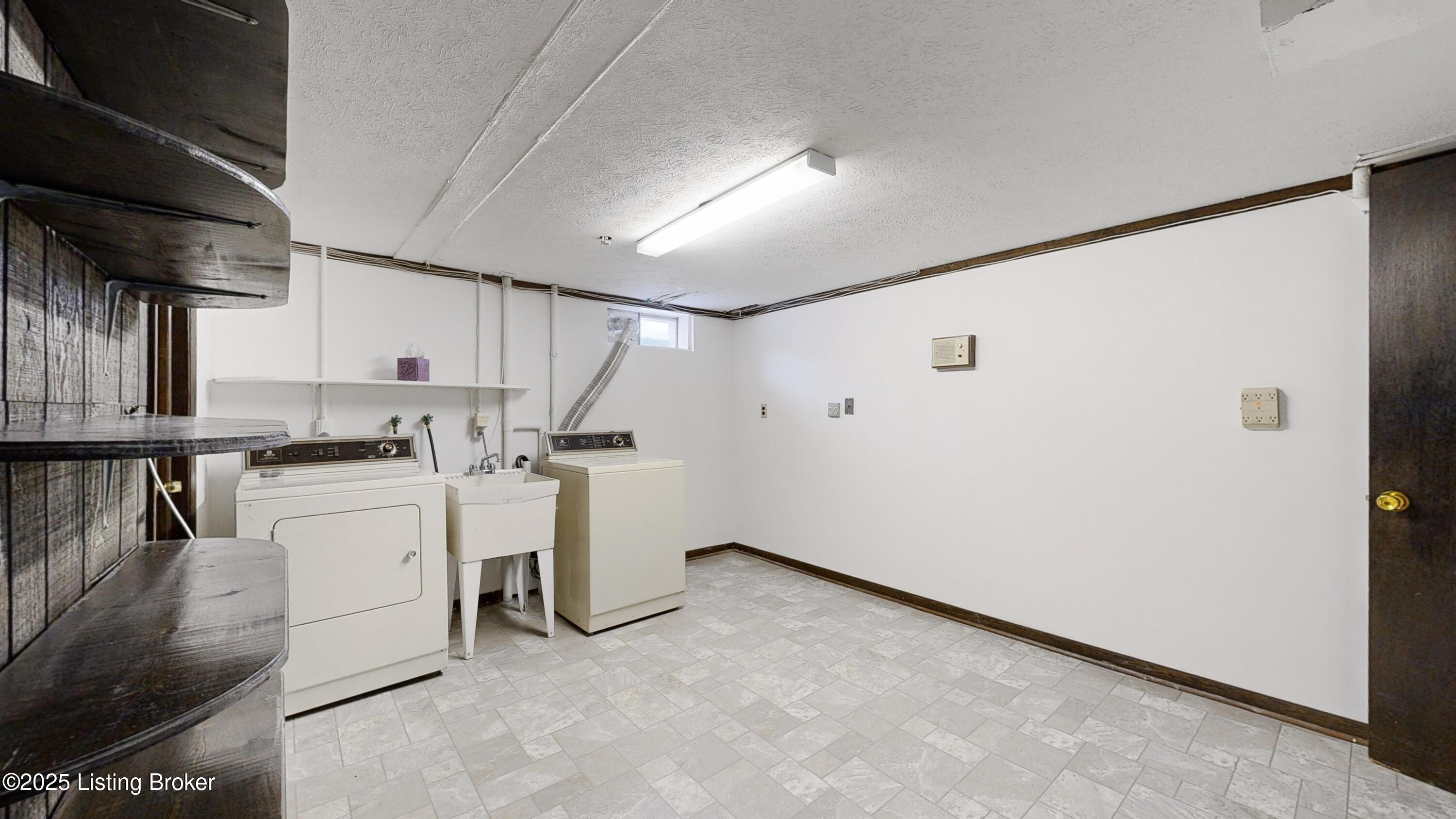 11107 Halkirk Pl