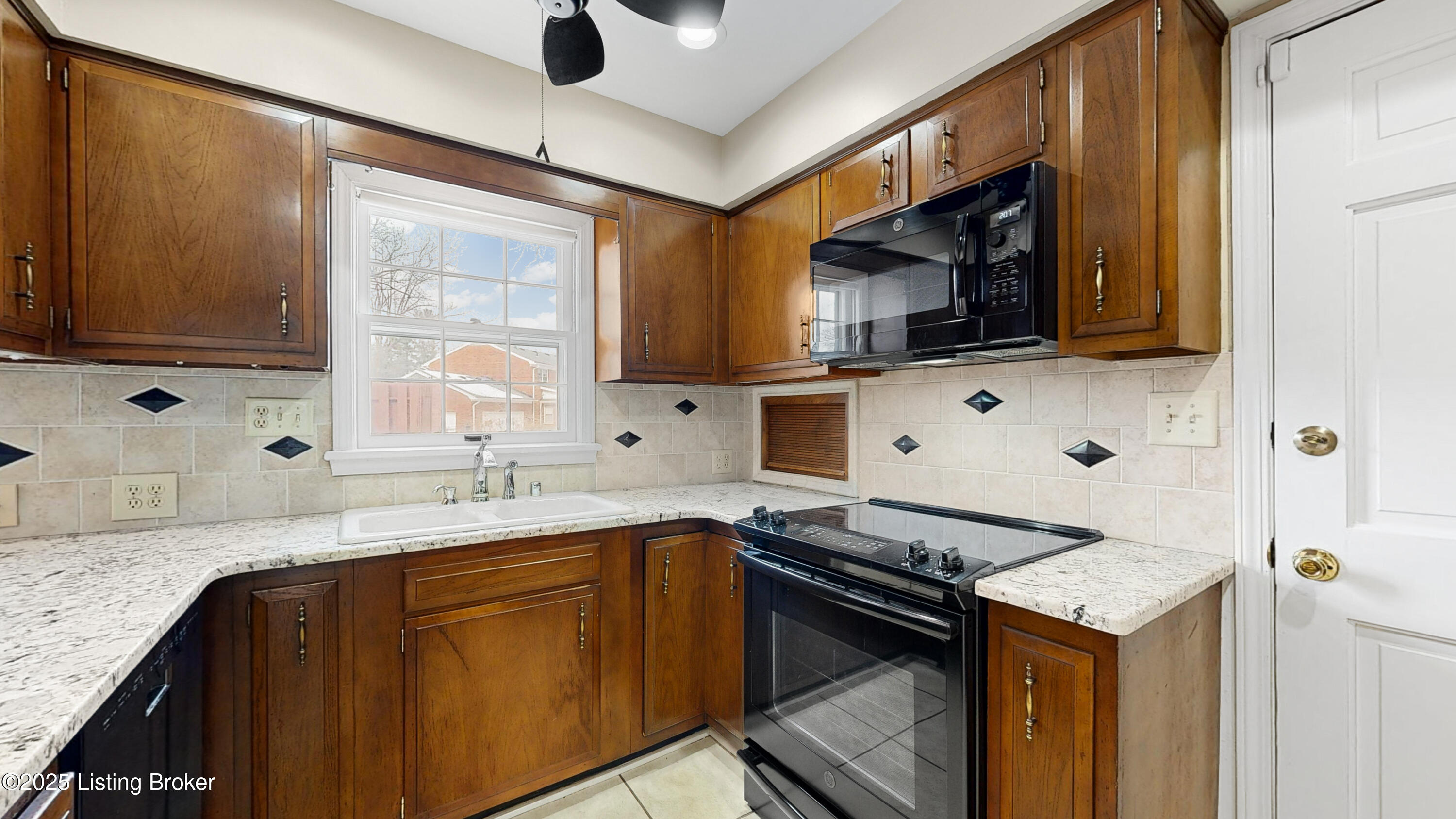 11107 Halkirk Pl