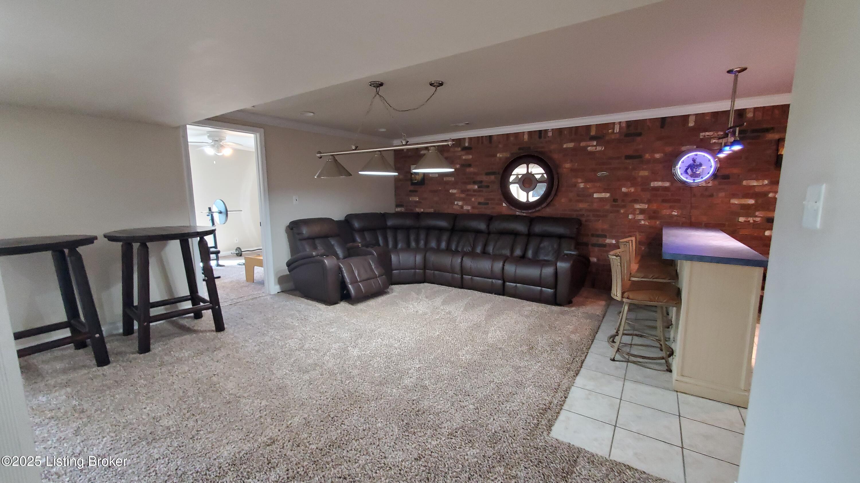 680 Foxmoore Dr