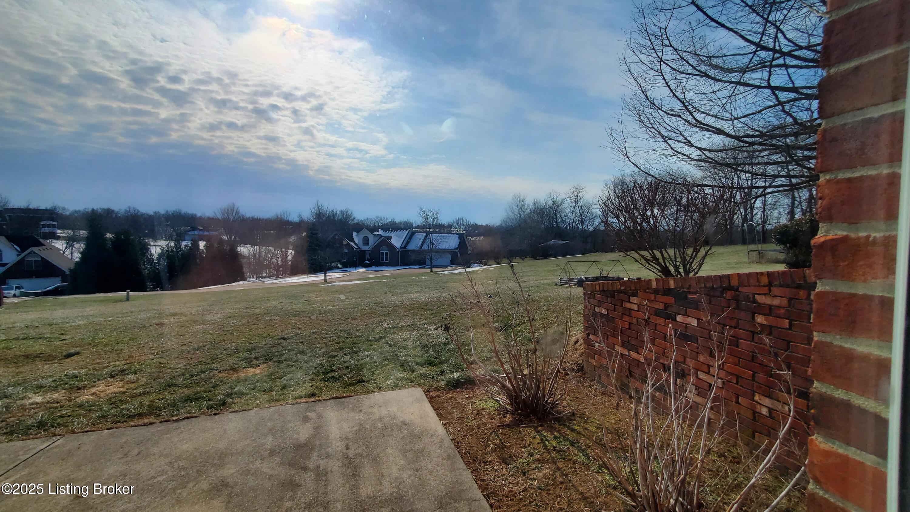 680 Foxmoore Dr