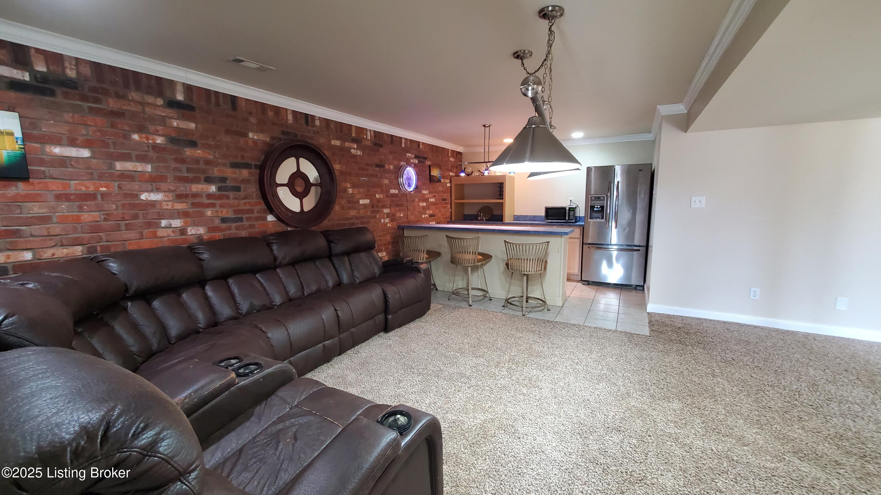 680 Foxmoore Dr