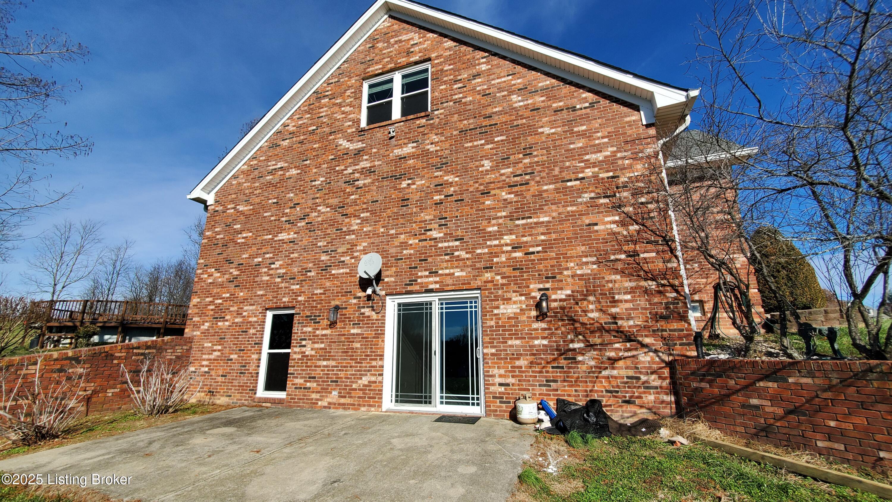 680 Foxmoore Dr