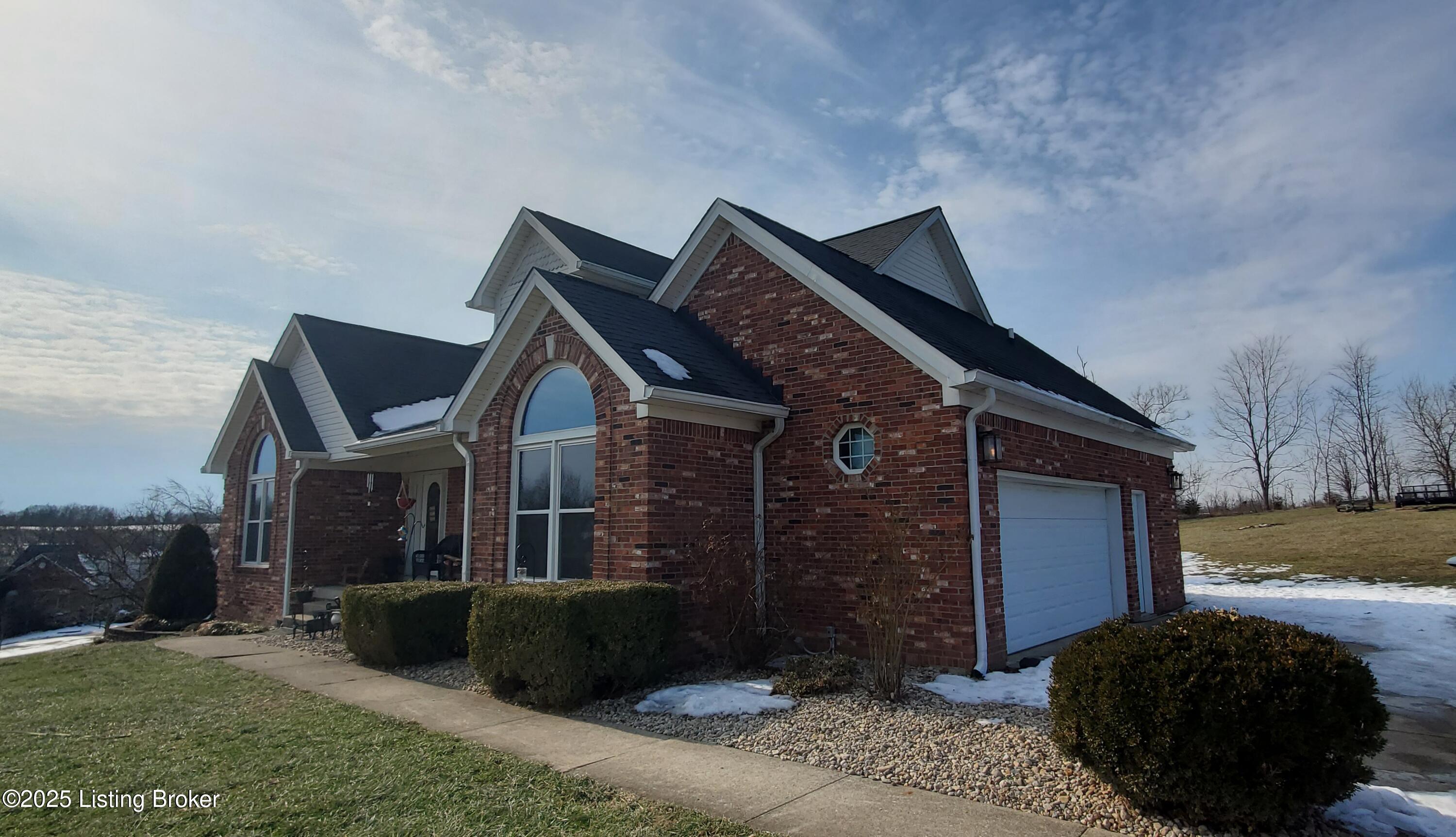 680 Foxmoore Dr