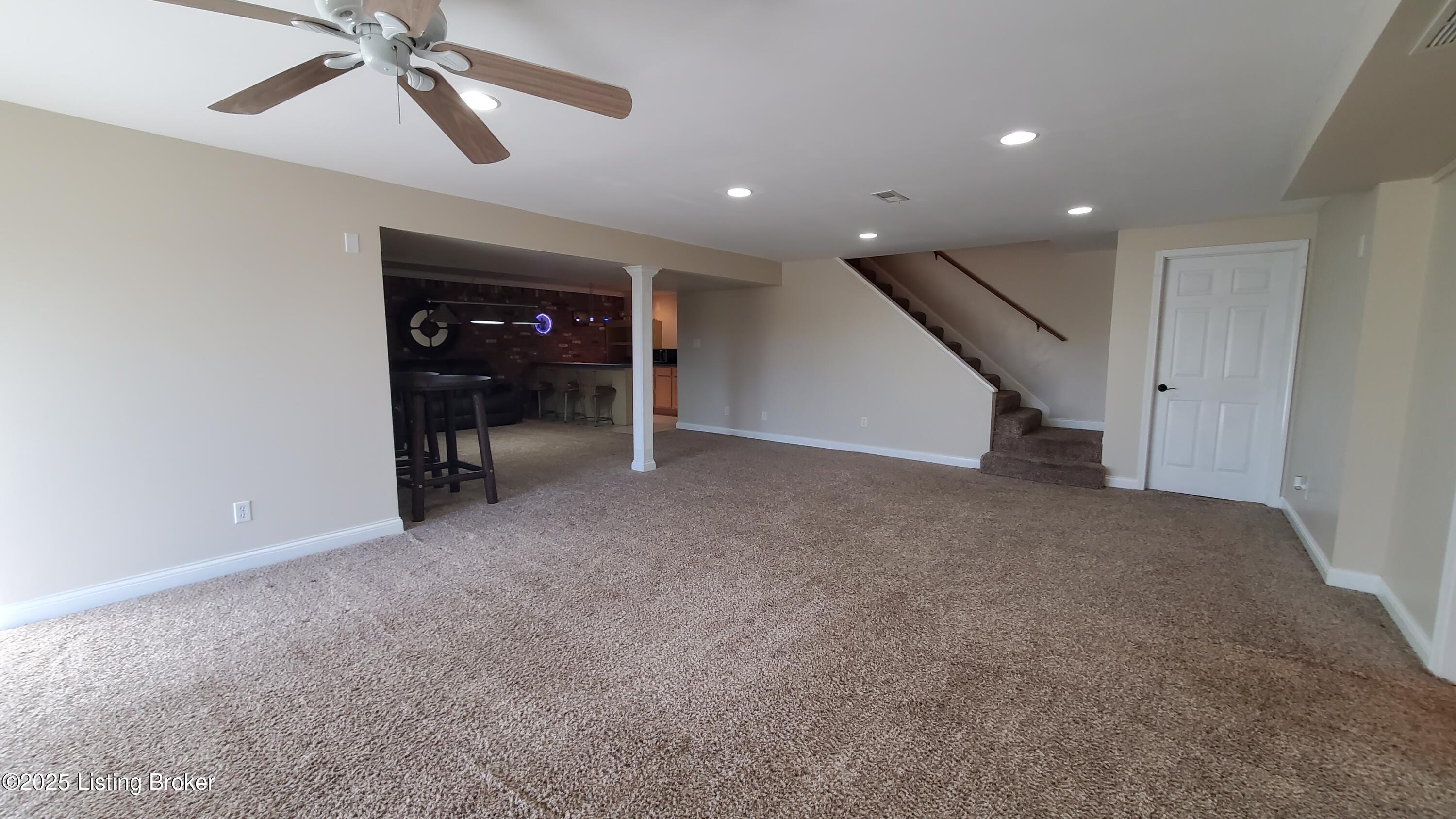 680 Foxmoore Dr