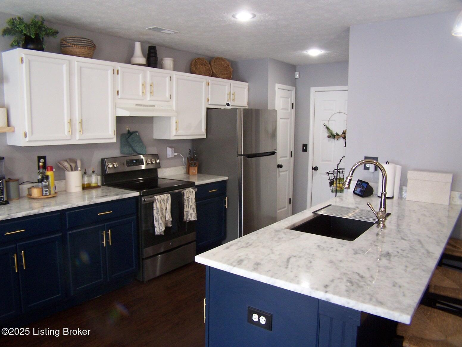 4615 Pulaski Ct