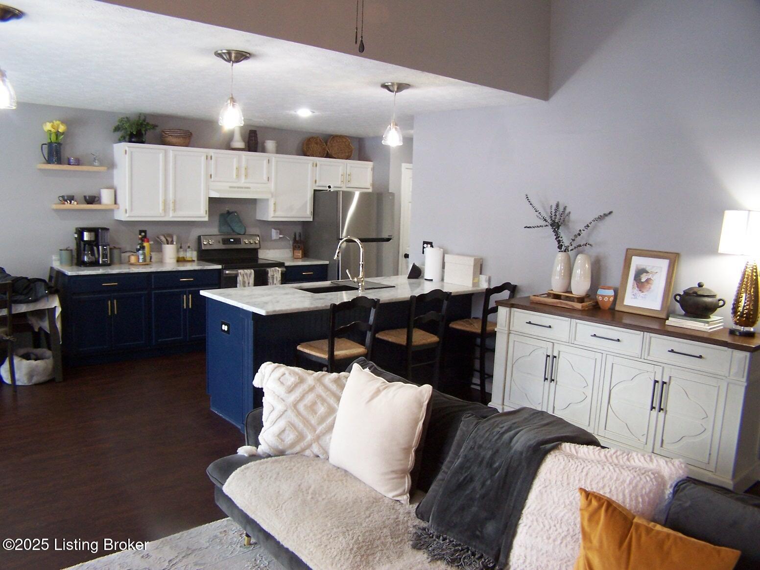 4615 Pulaski Ct