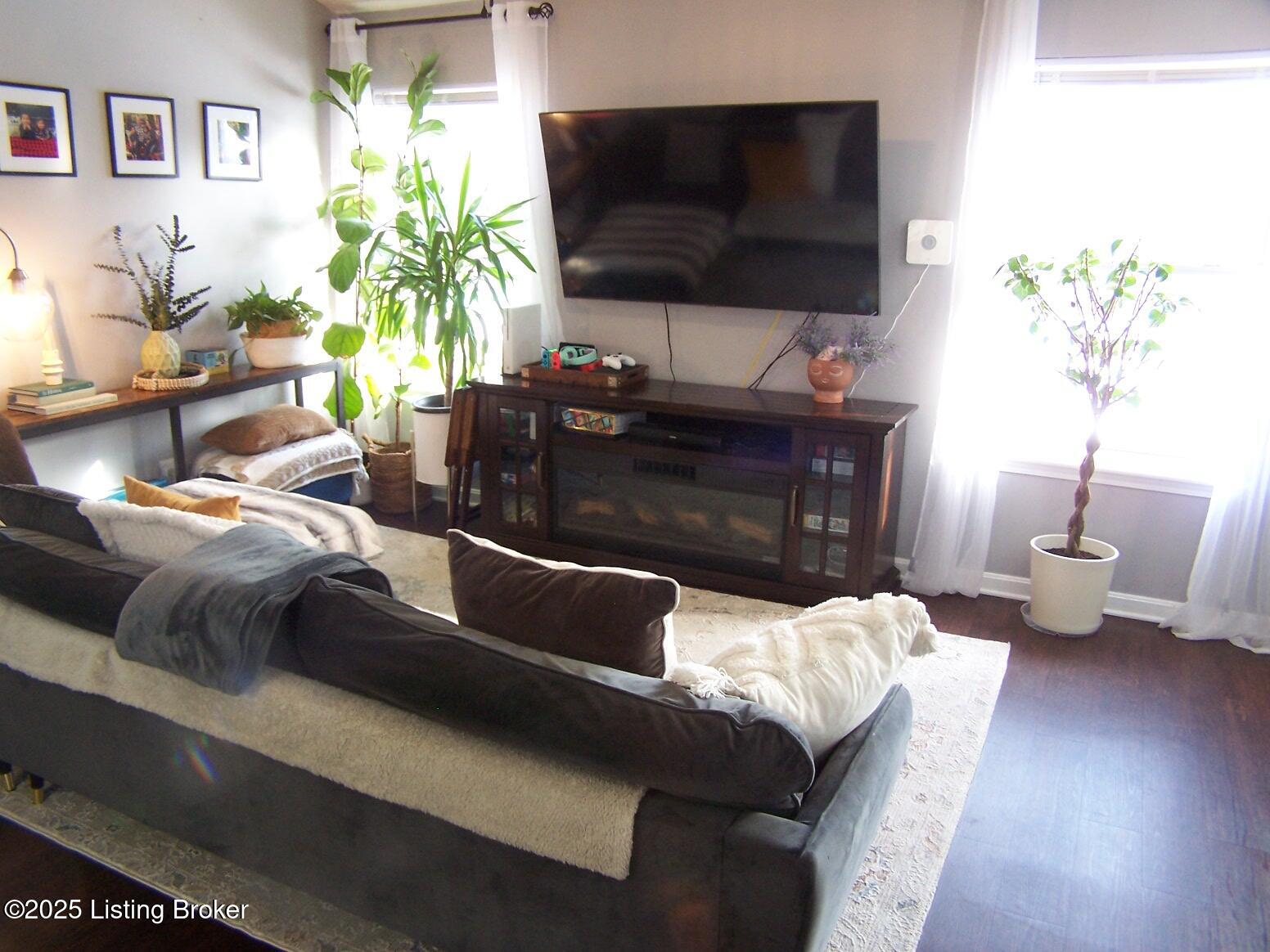 4615 Pulaski Ct