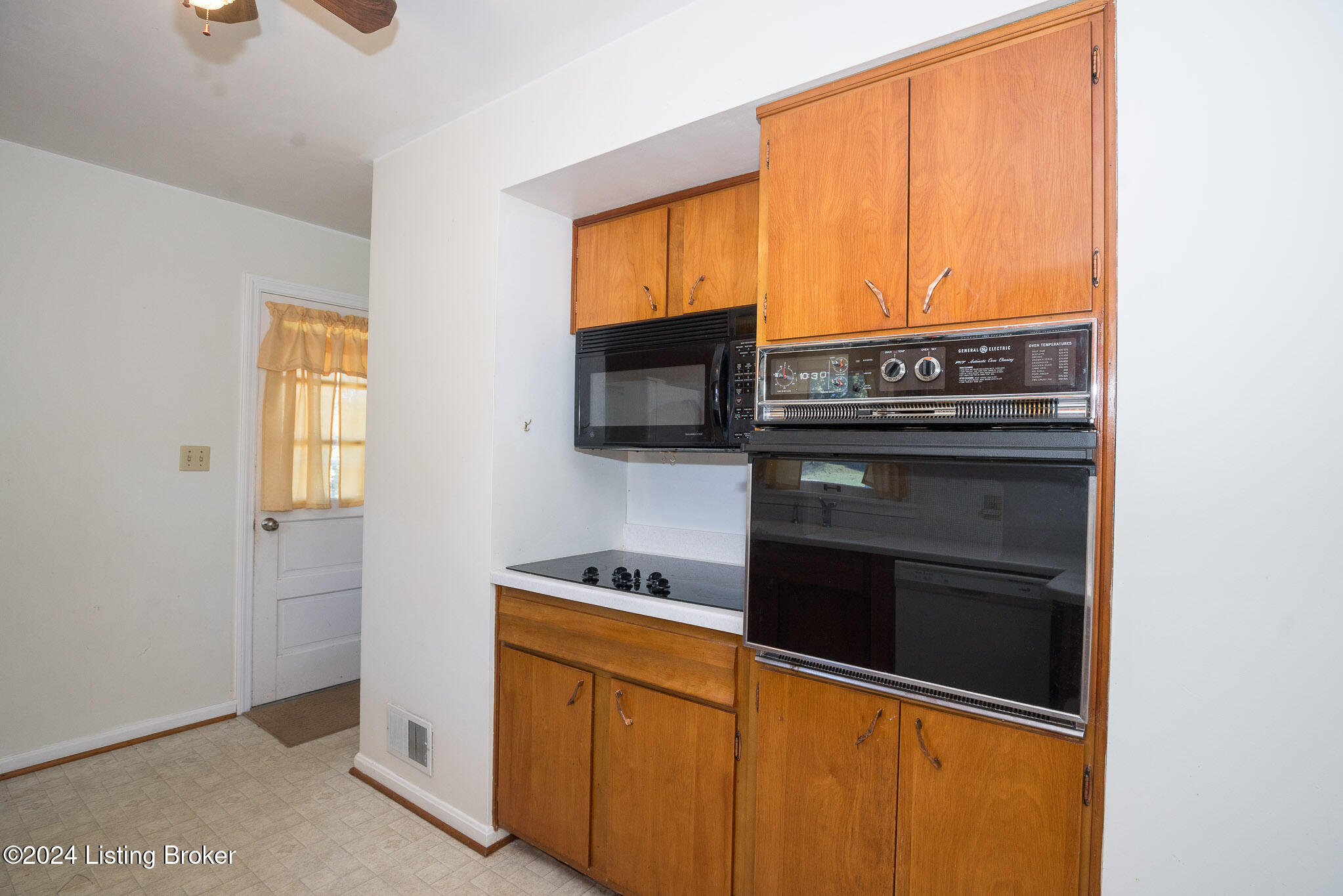 6009 Bolo Ct