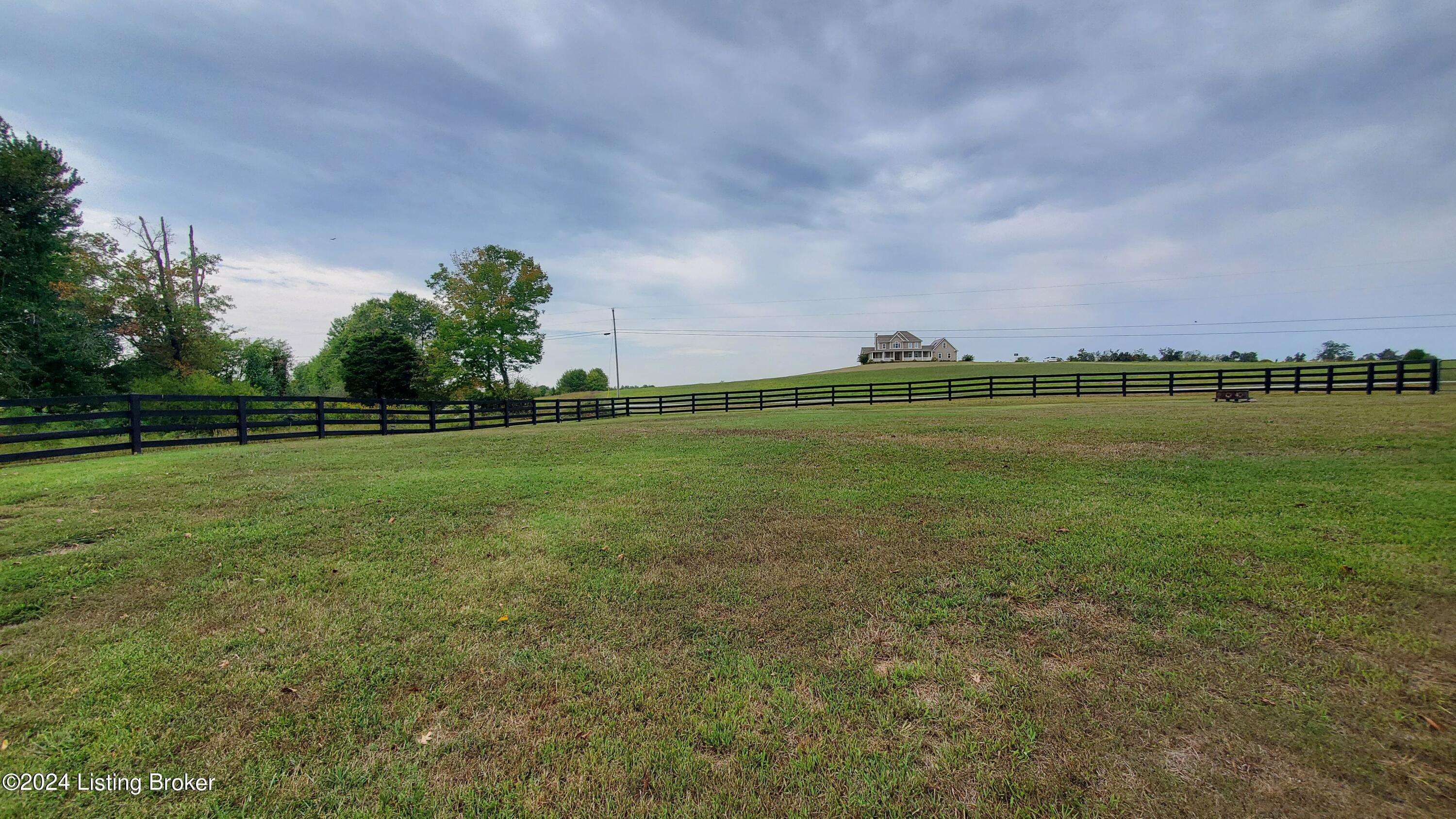 26 Whistling Oaks Blvd