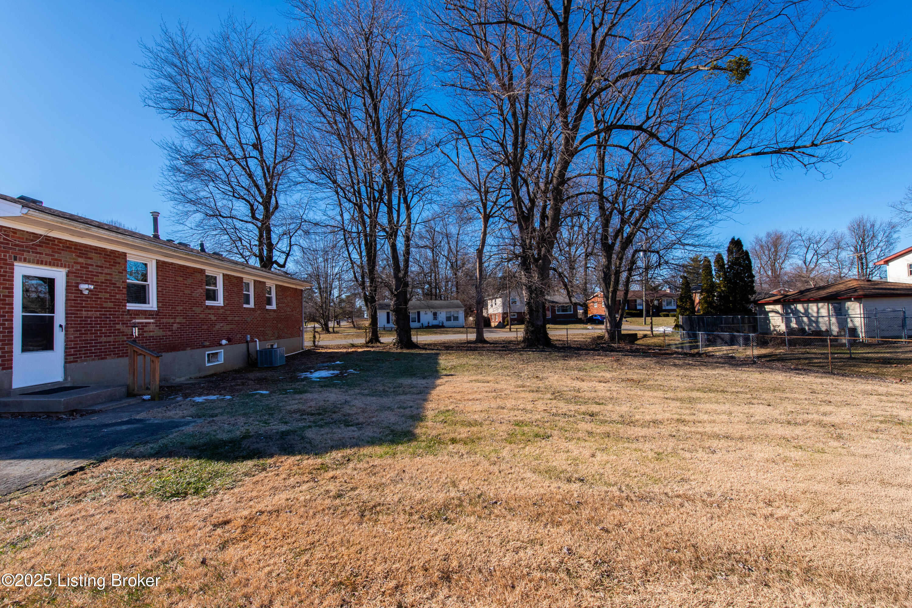 9409 Plumwood Rd