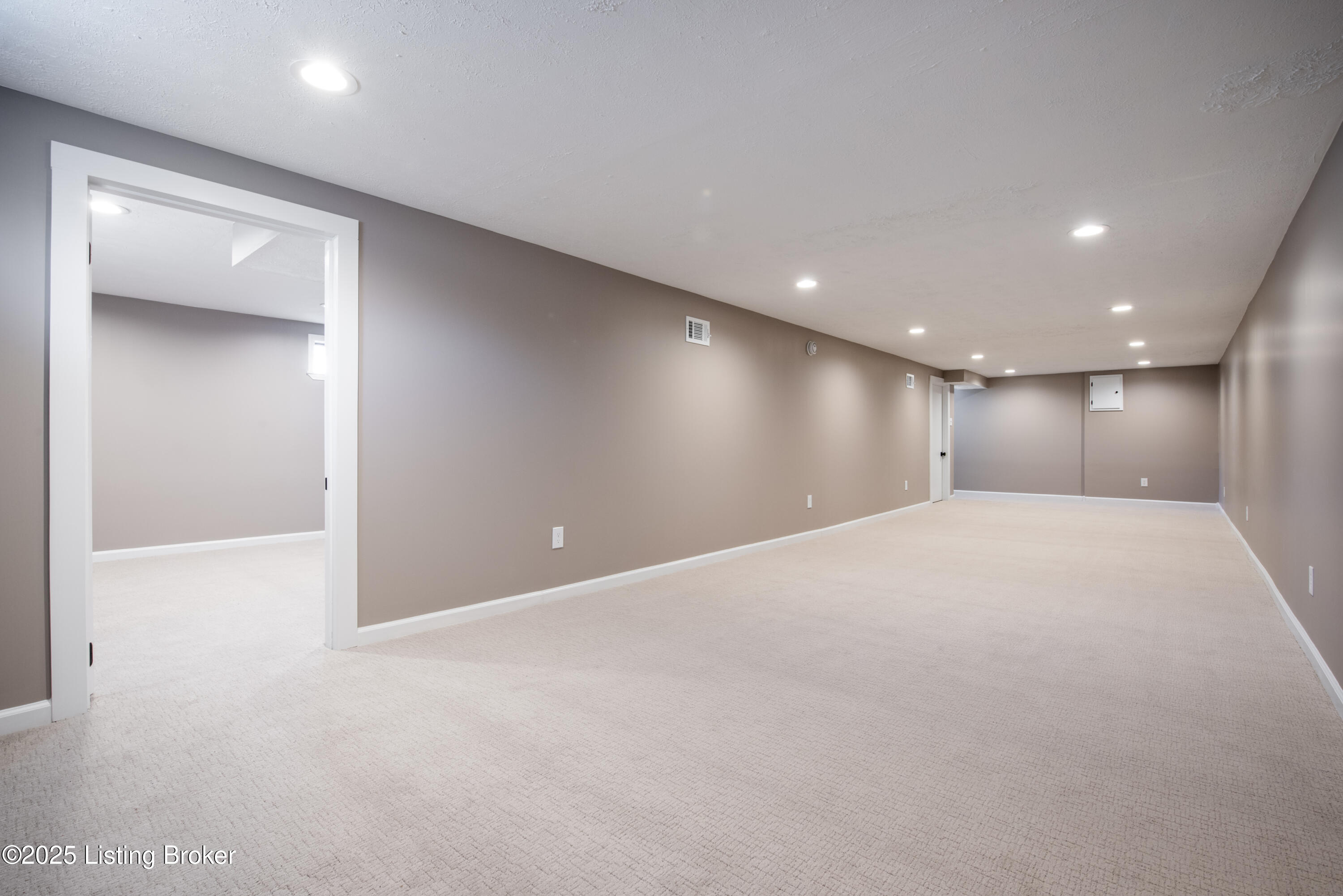 9409 Plumwood Rd