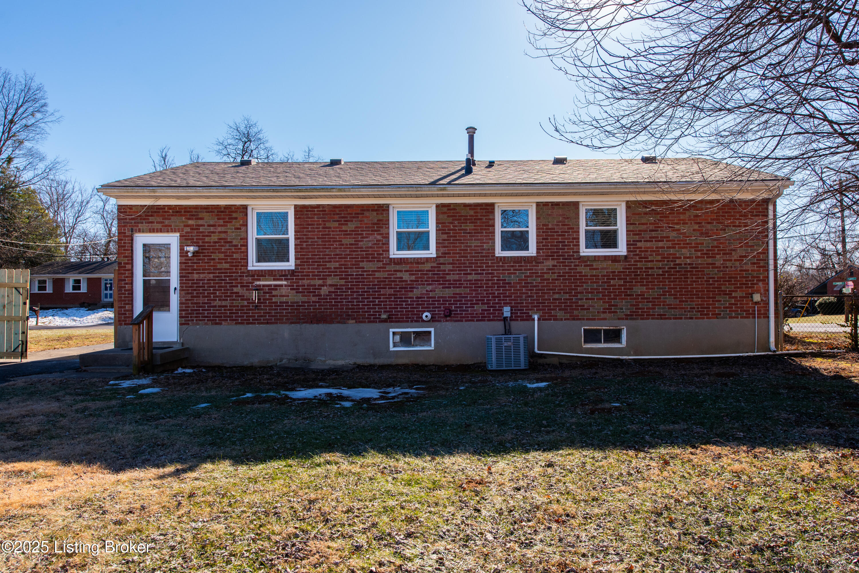 9409 Plumwood Rd
