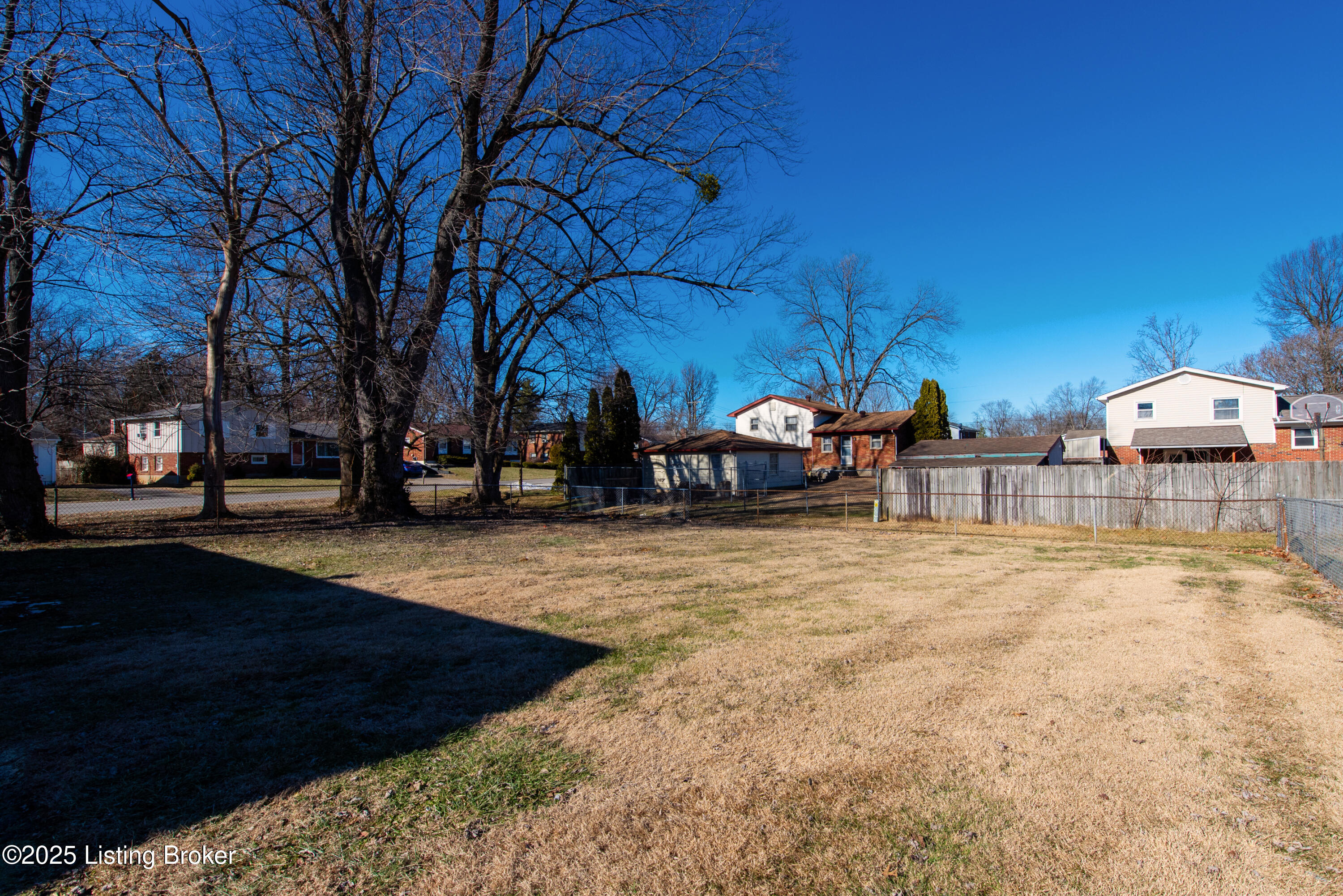 9409 Plumwood Rd