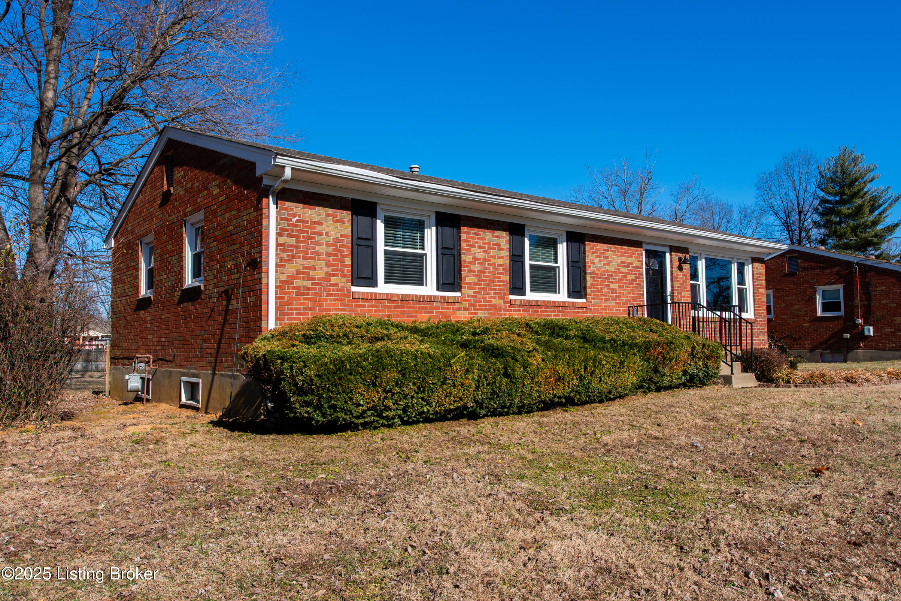 9409 Plumwood Rd