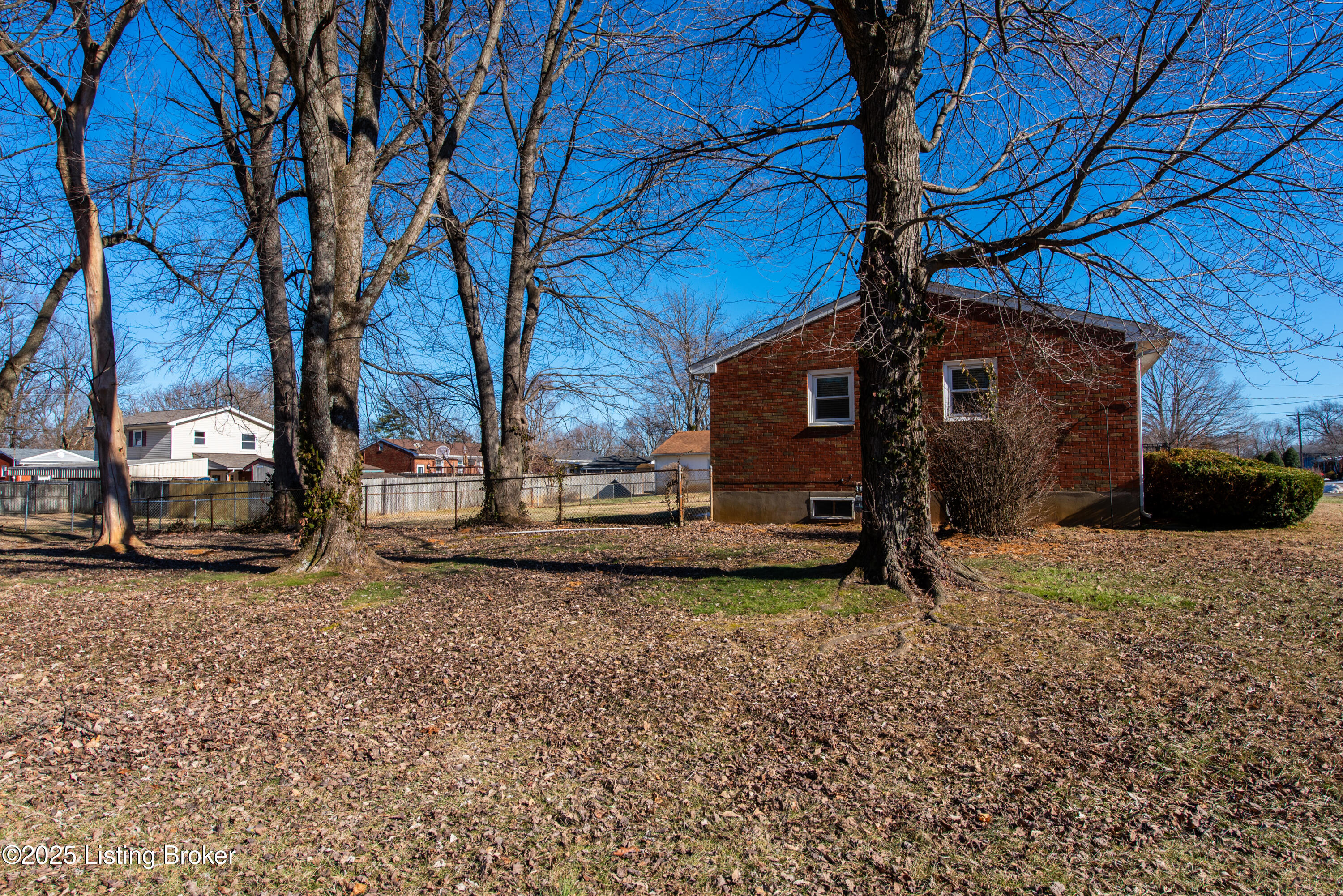 9409 Plumwood Rd