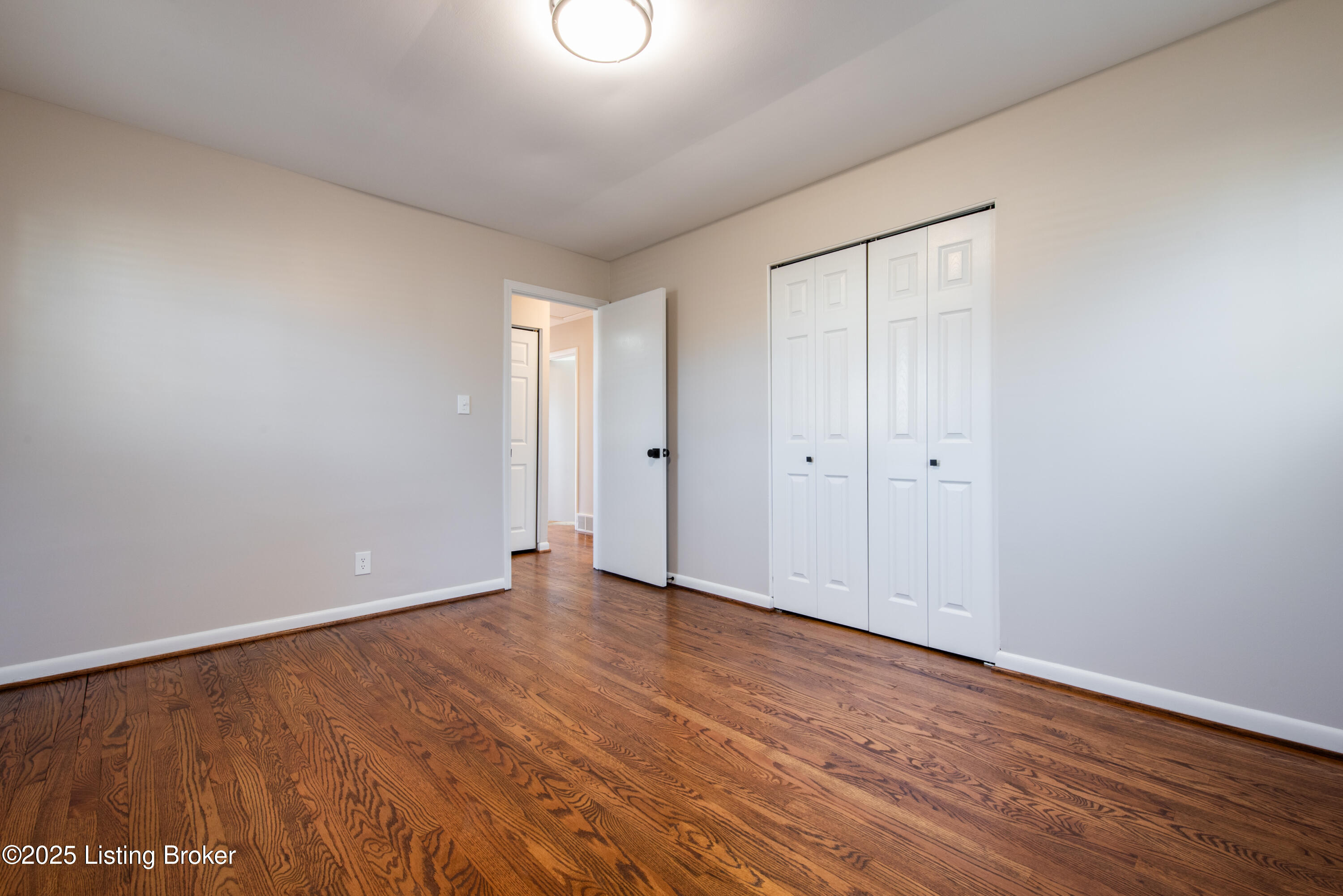 9409 Plumwood Rd