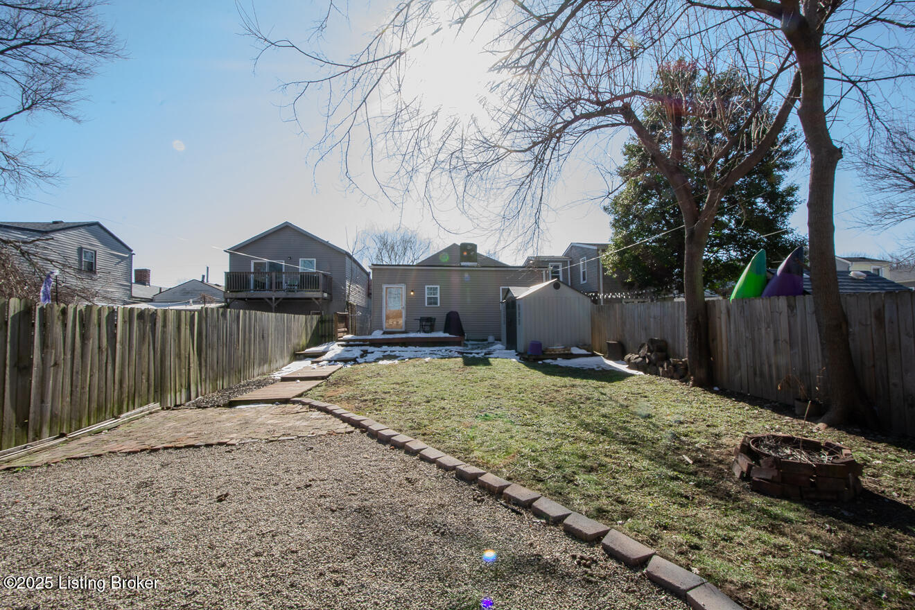 1055 Mary St