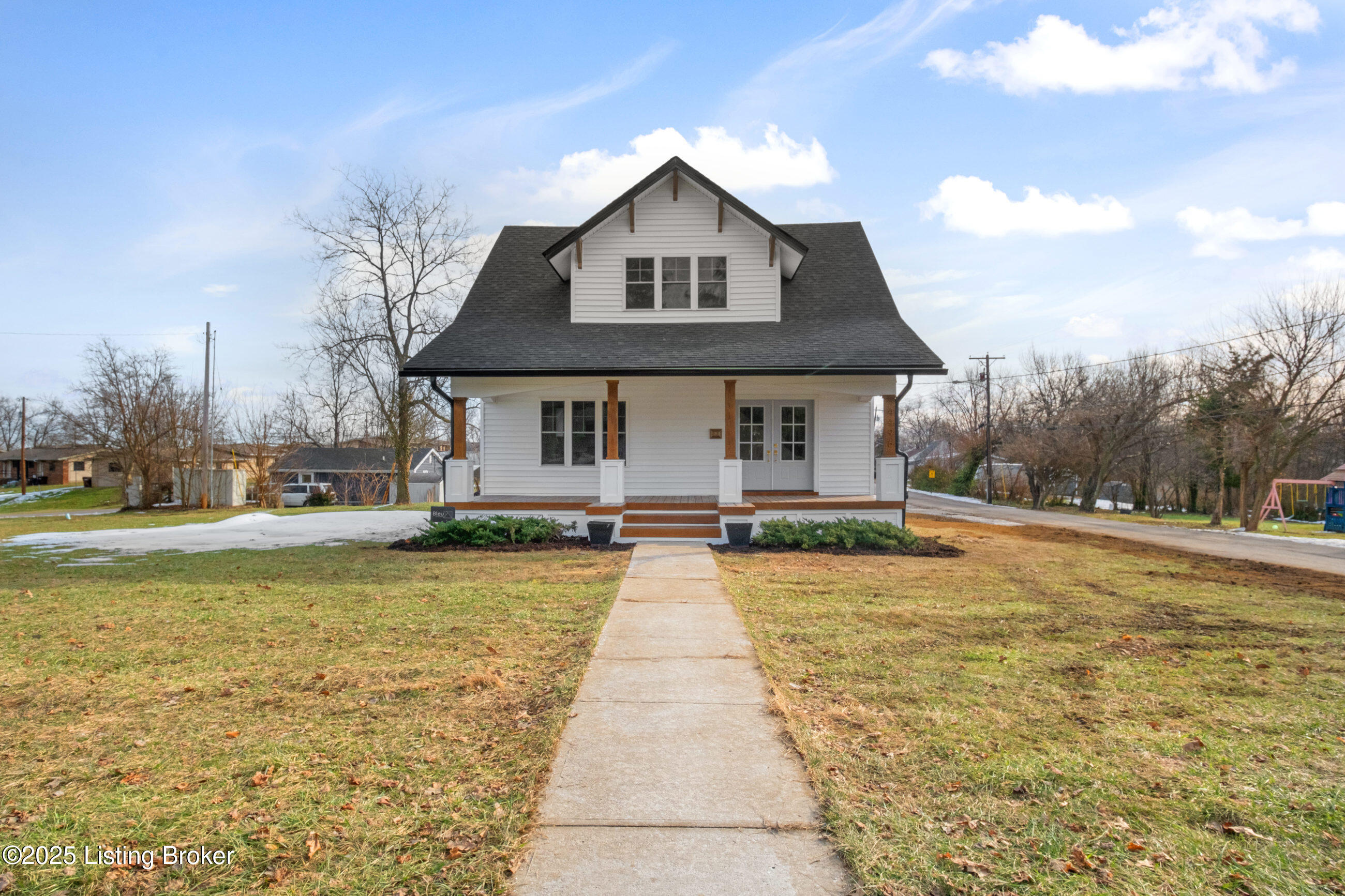 4496 N Main St