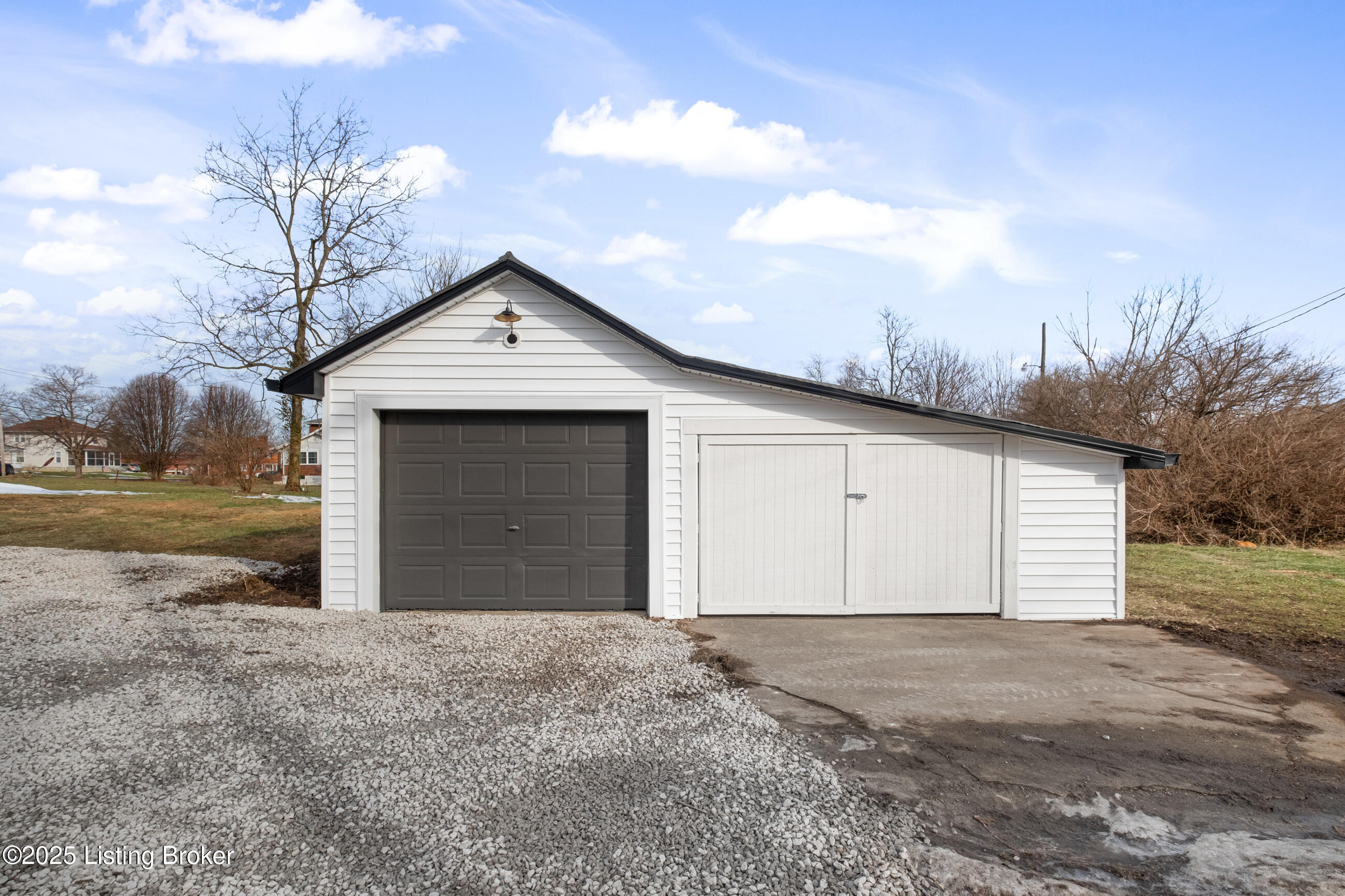 4496 N Main St