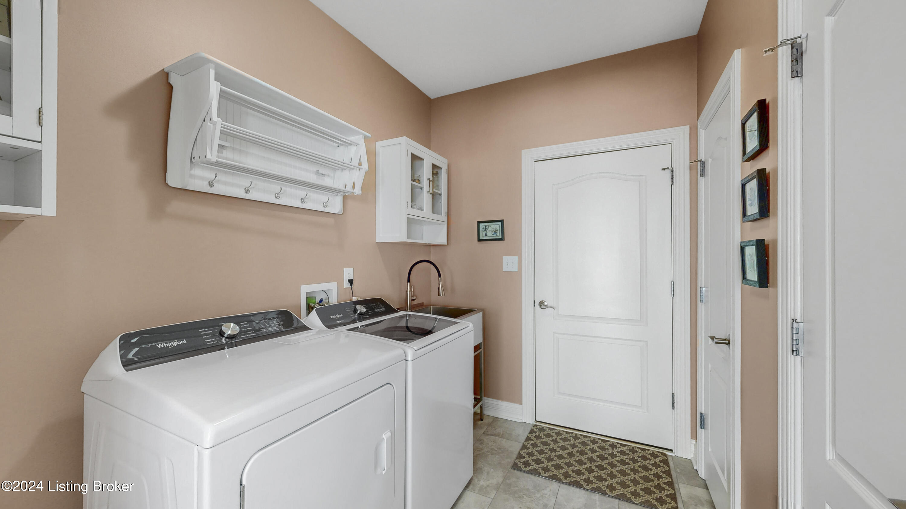 124 Whispering Pines Cir B