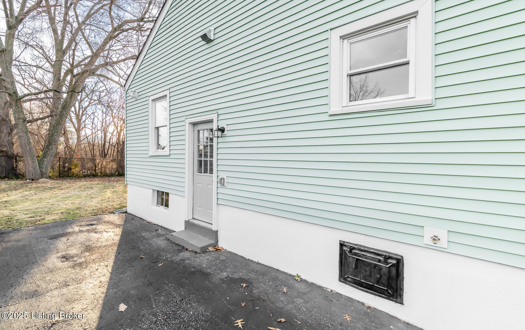 333 N 38th St
