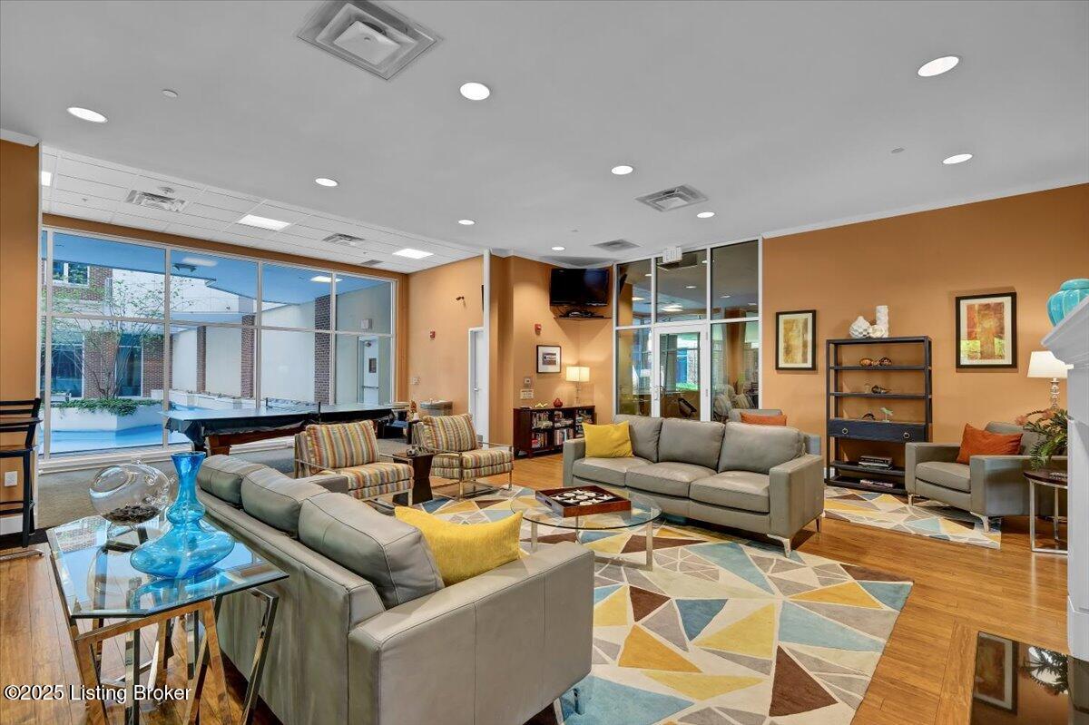 324 E Main St 227