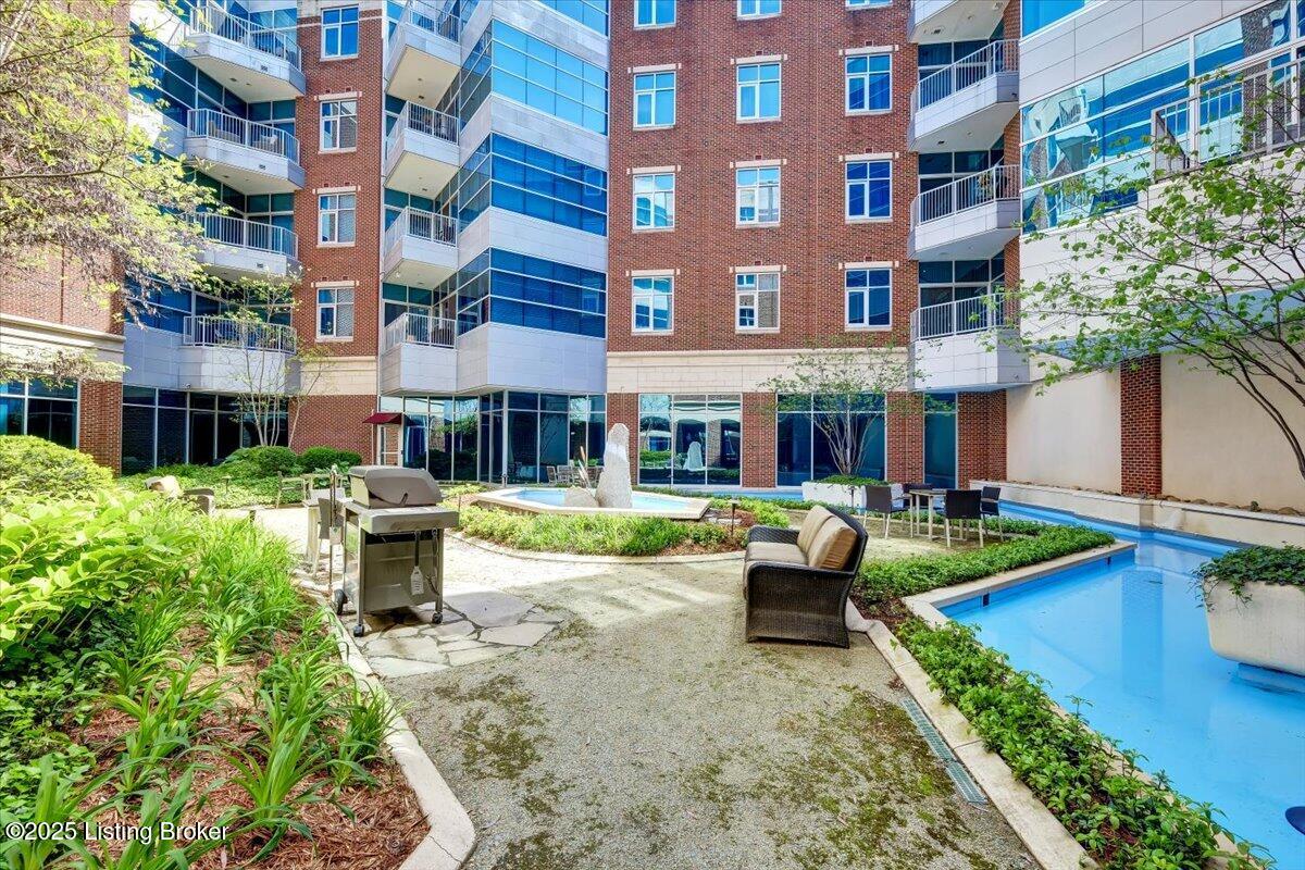 324 E Main St 227