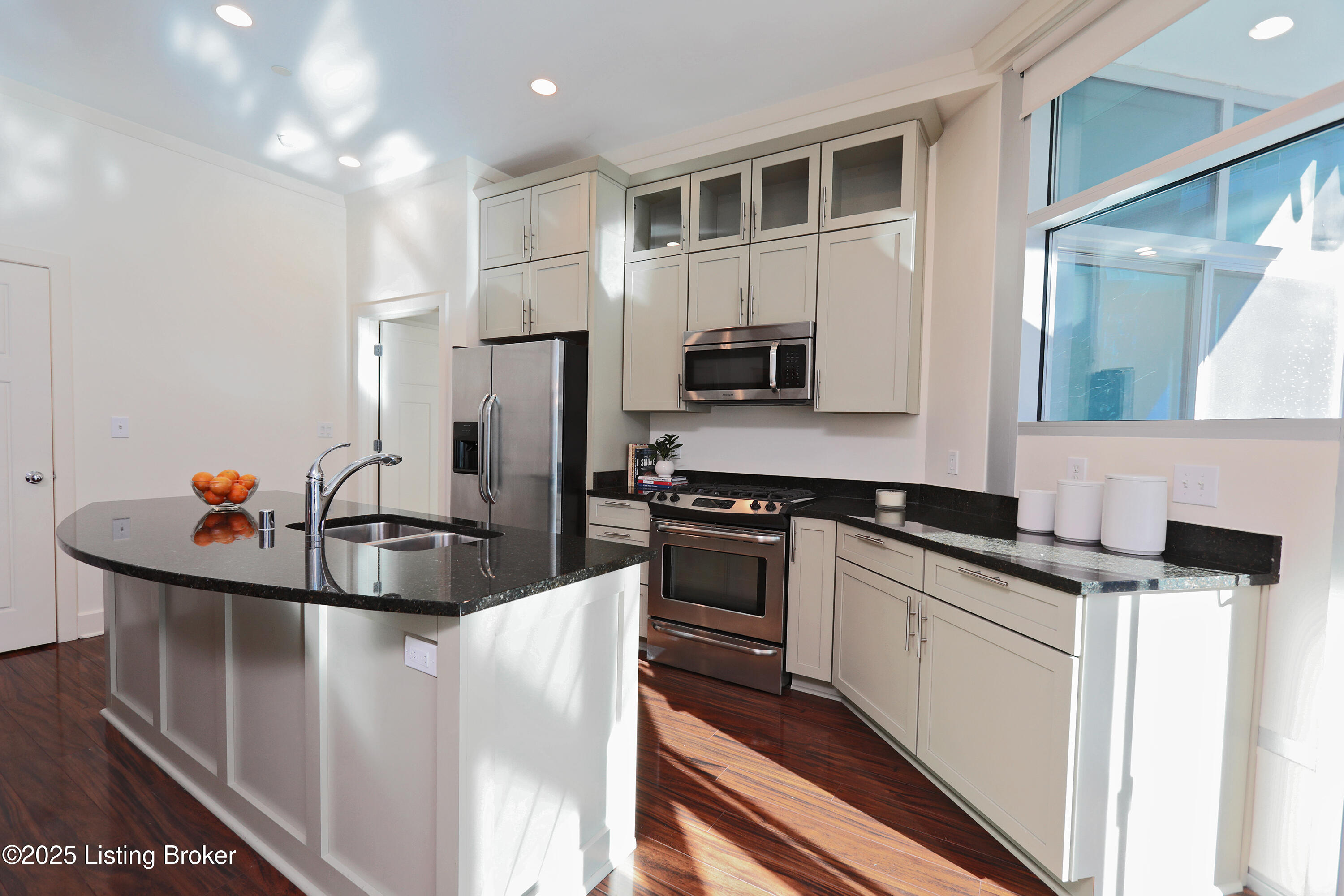 324 E Main St 227