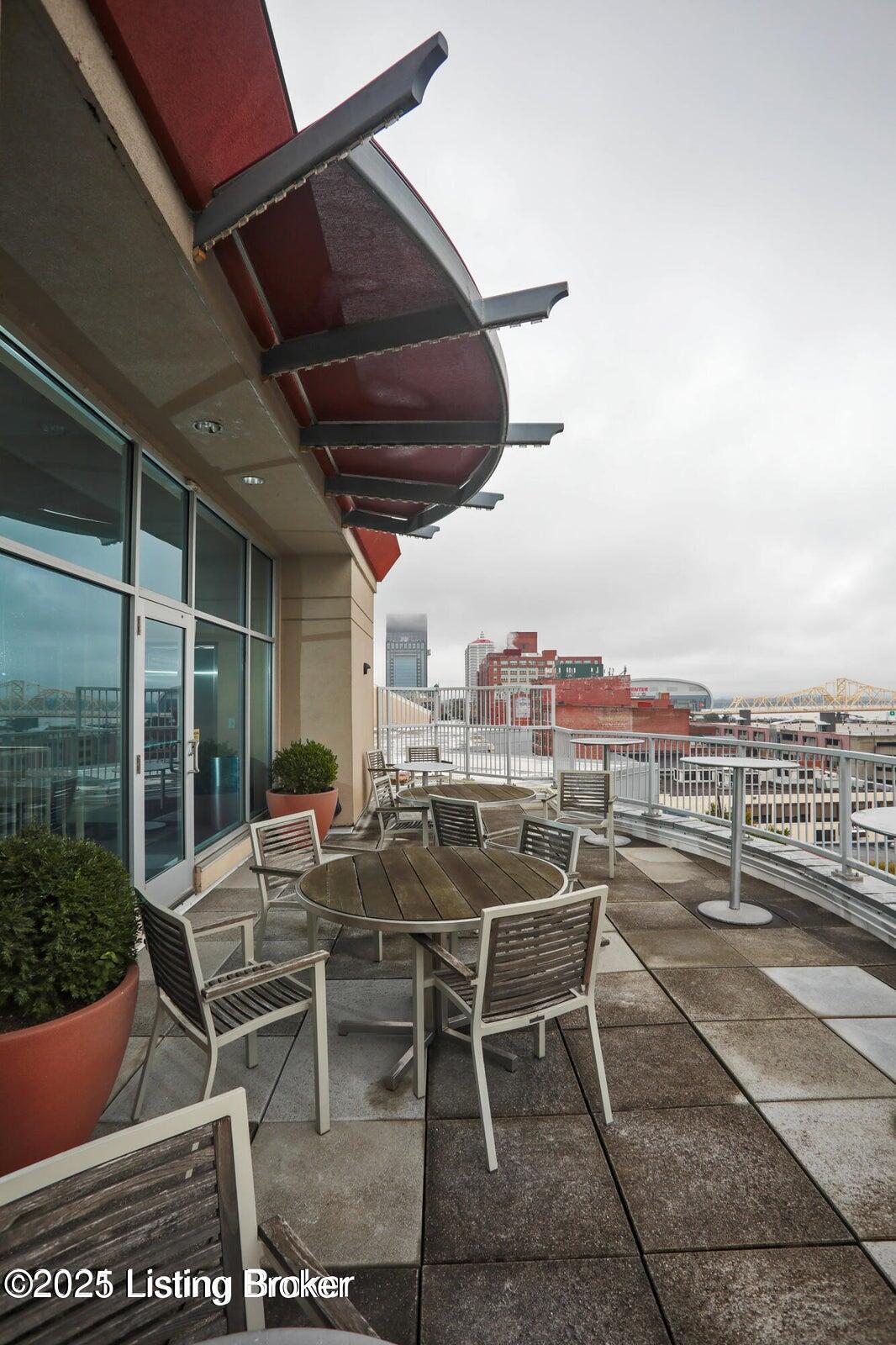 324 E Main St 227