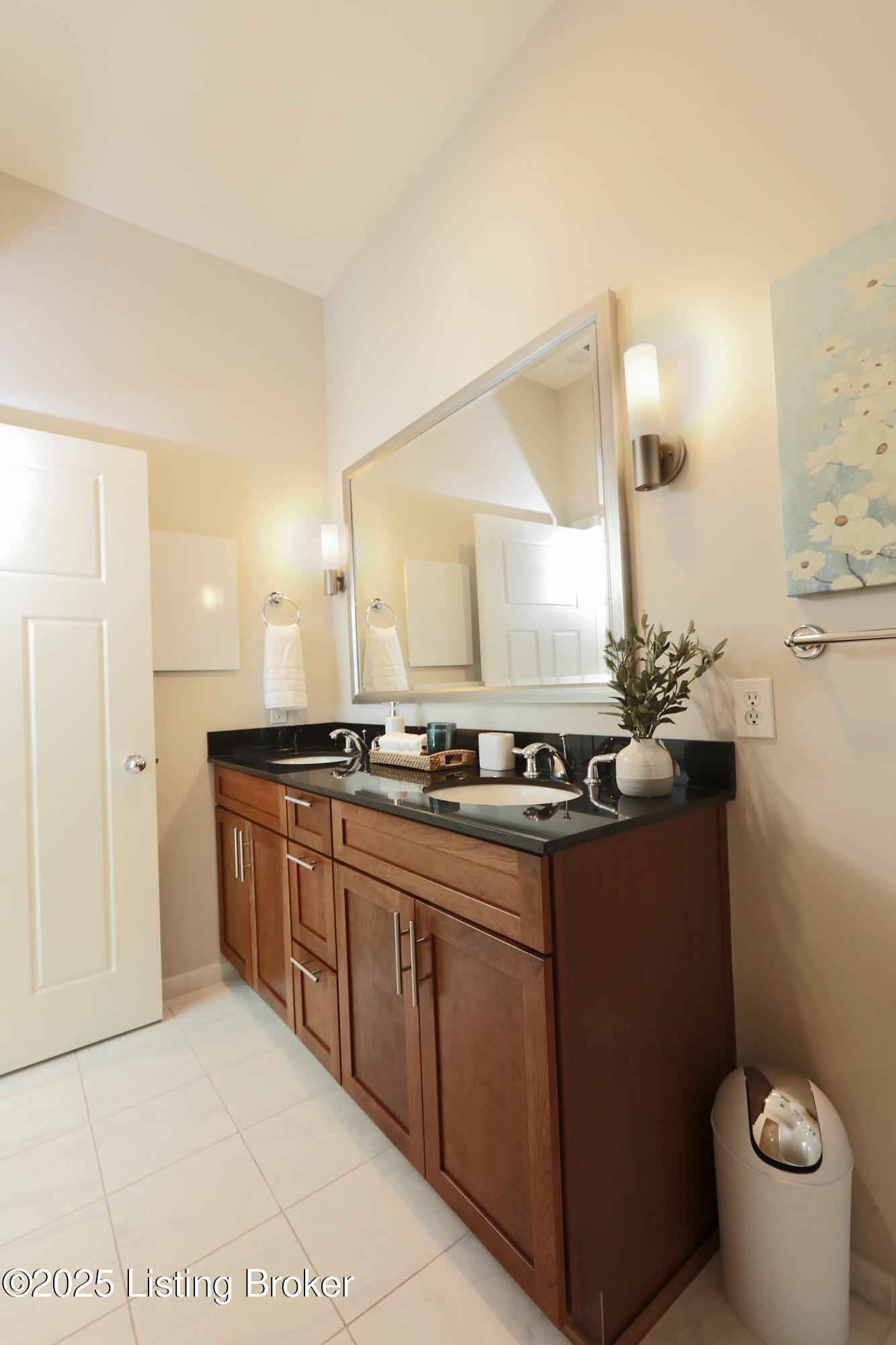 324 E Main St 227