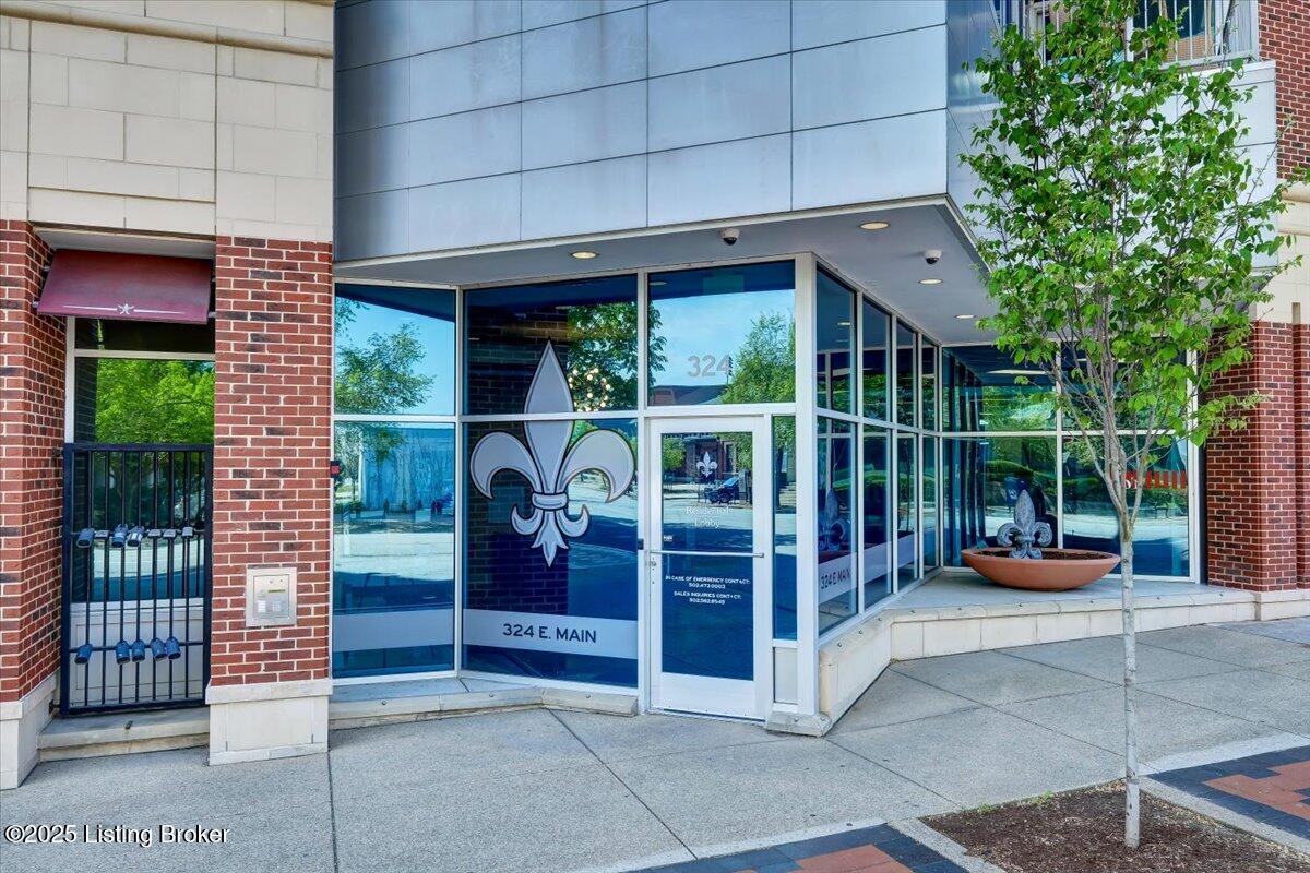 324 E Main St 227